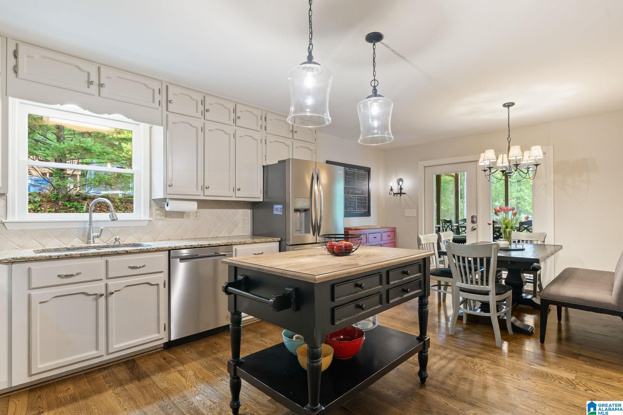 6151 VALLEY STATION DRIVE