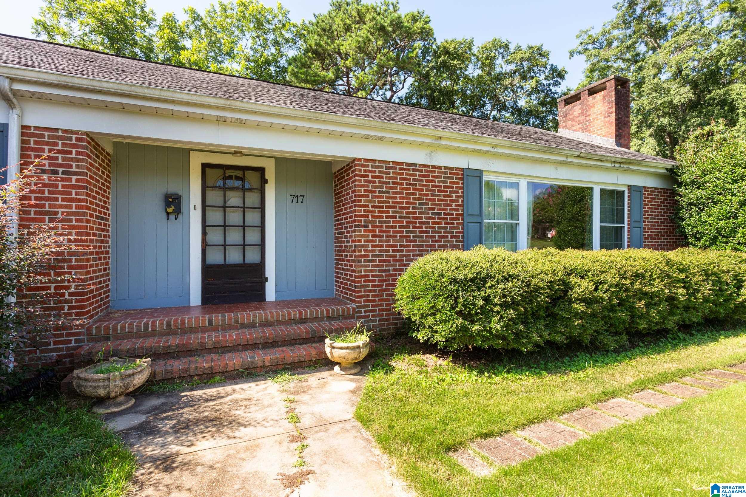 717 CEDAR STREET