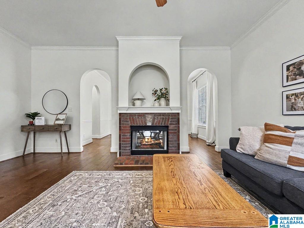 4595 CLUBVIEW DRIVE