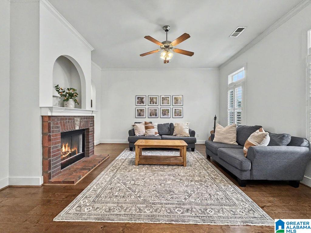 4595 CLUBVIEW DRIVE