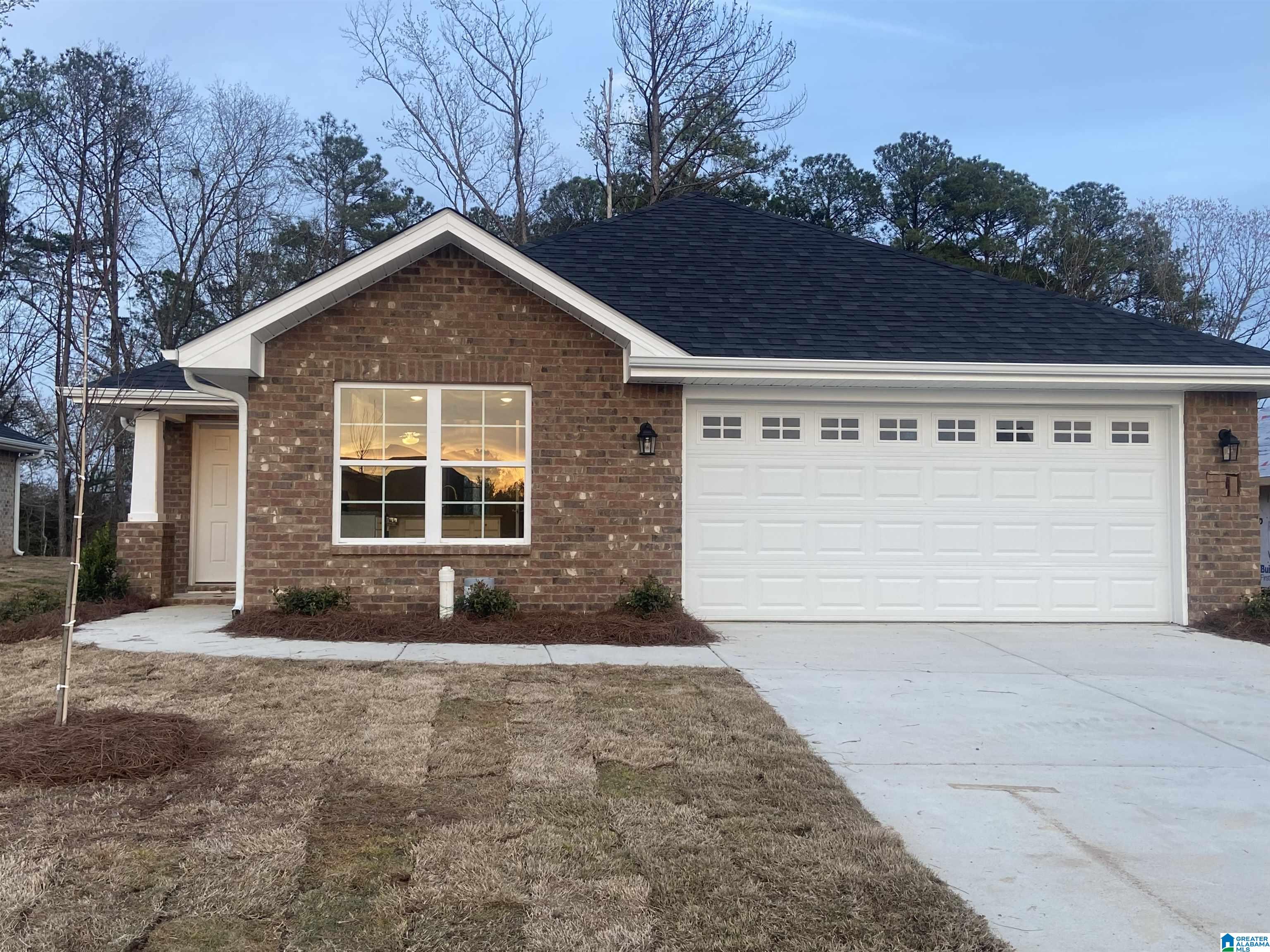 Photo 1 of 21 — 2067 TURQUOISE LANE, CALERA, AL 35040