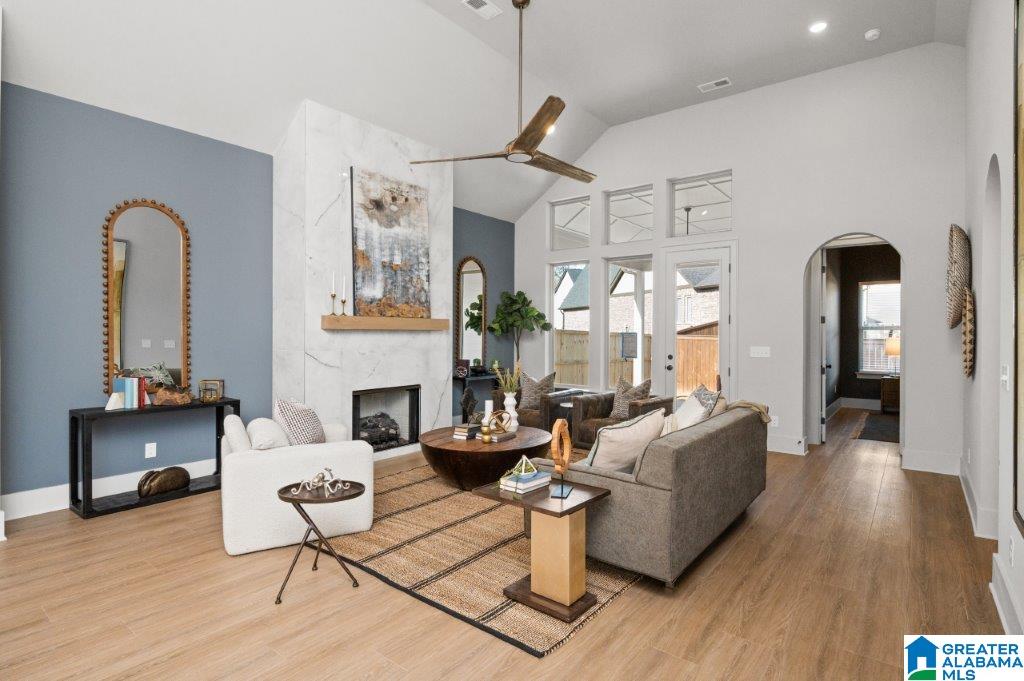 6123 AVONLEIGH CRESCENT