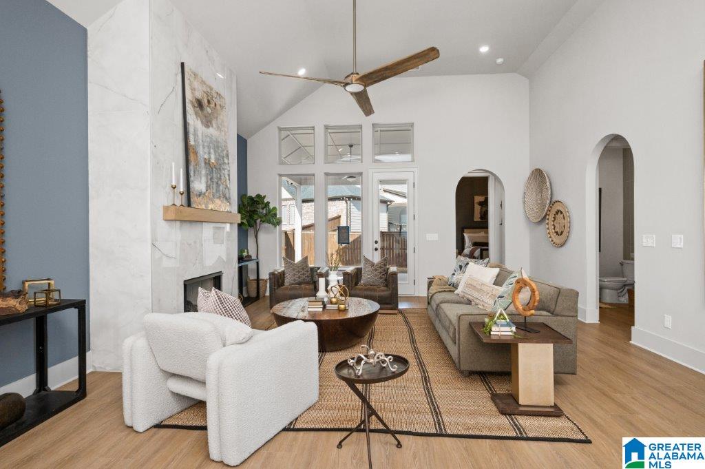 6123 AVONLEIGH CRESCENT