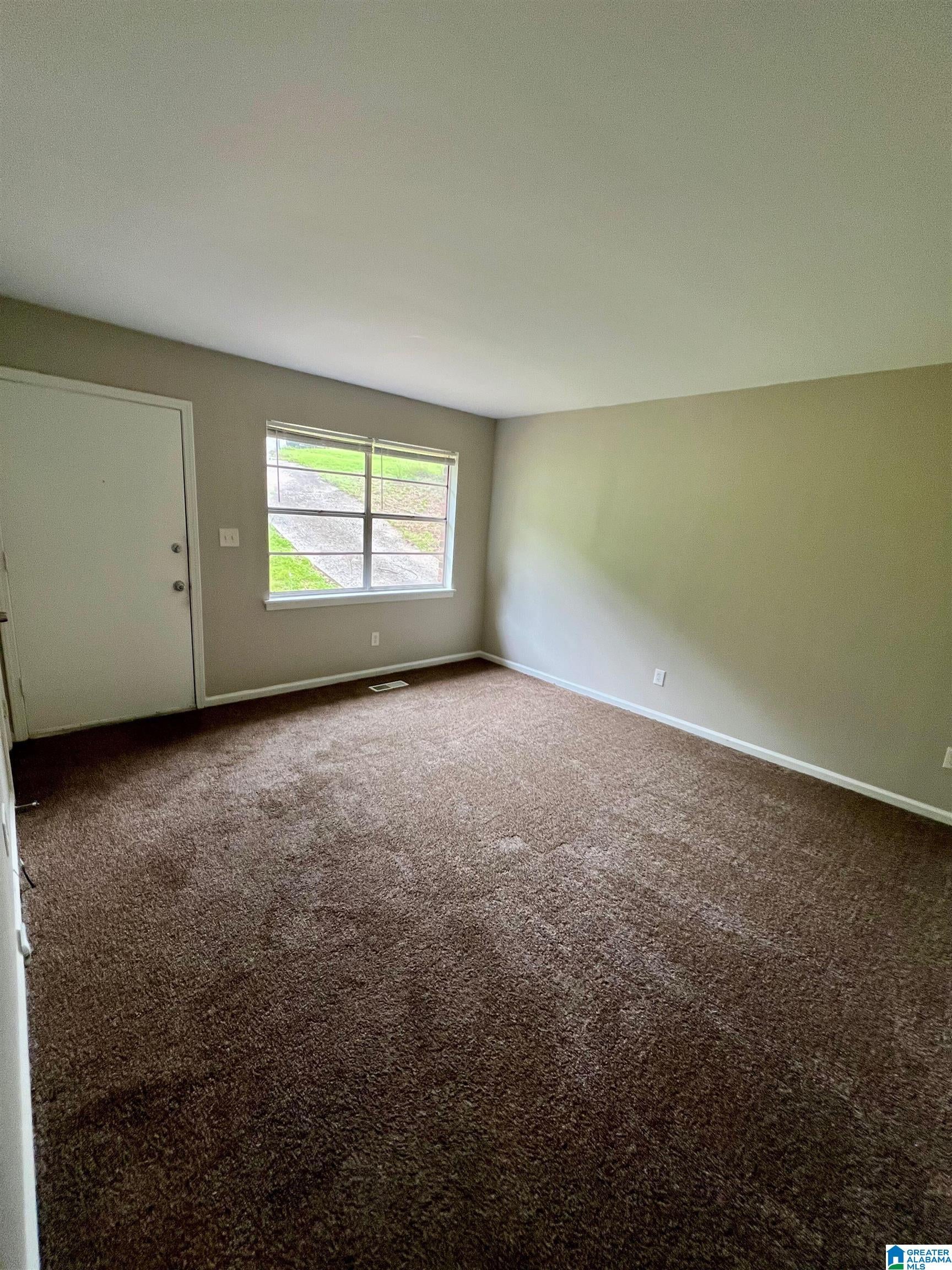 900 VON DALE CIRCLE