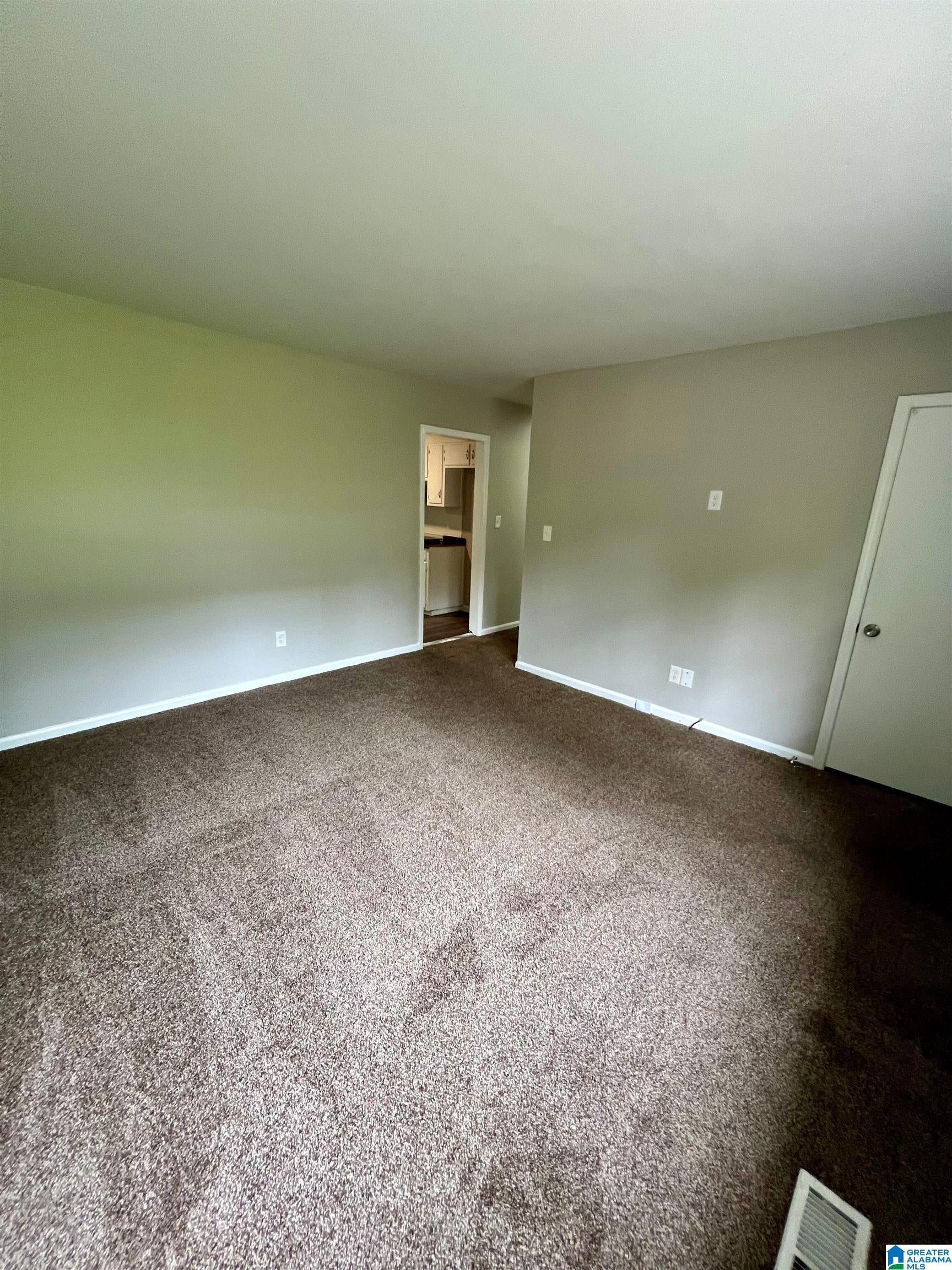 900 VON DALE CIRCLE