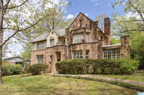 Photo of 985 Conroy Road, BIRMINGHAM, AL 35222 (MLS # 21448465)