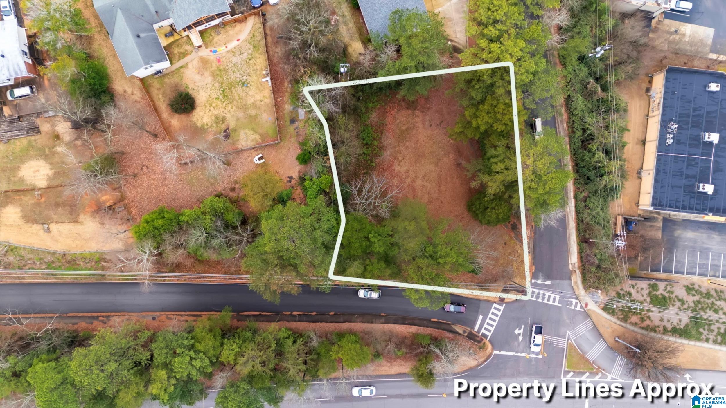 Photo 1 of 6 — 1939 OLD CREEK TRAIL 1, VESTAVIA HILLS, AL 35216