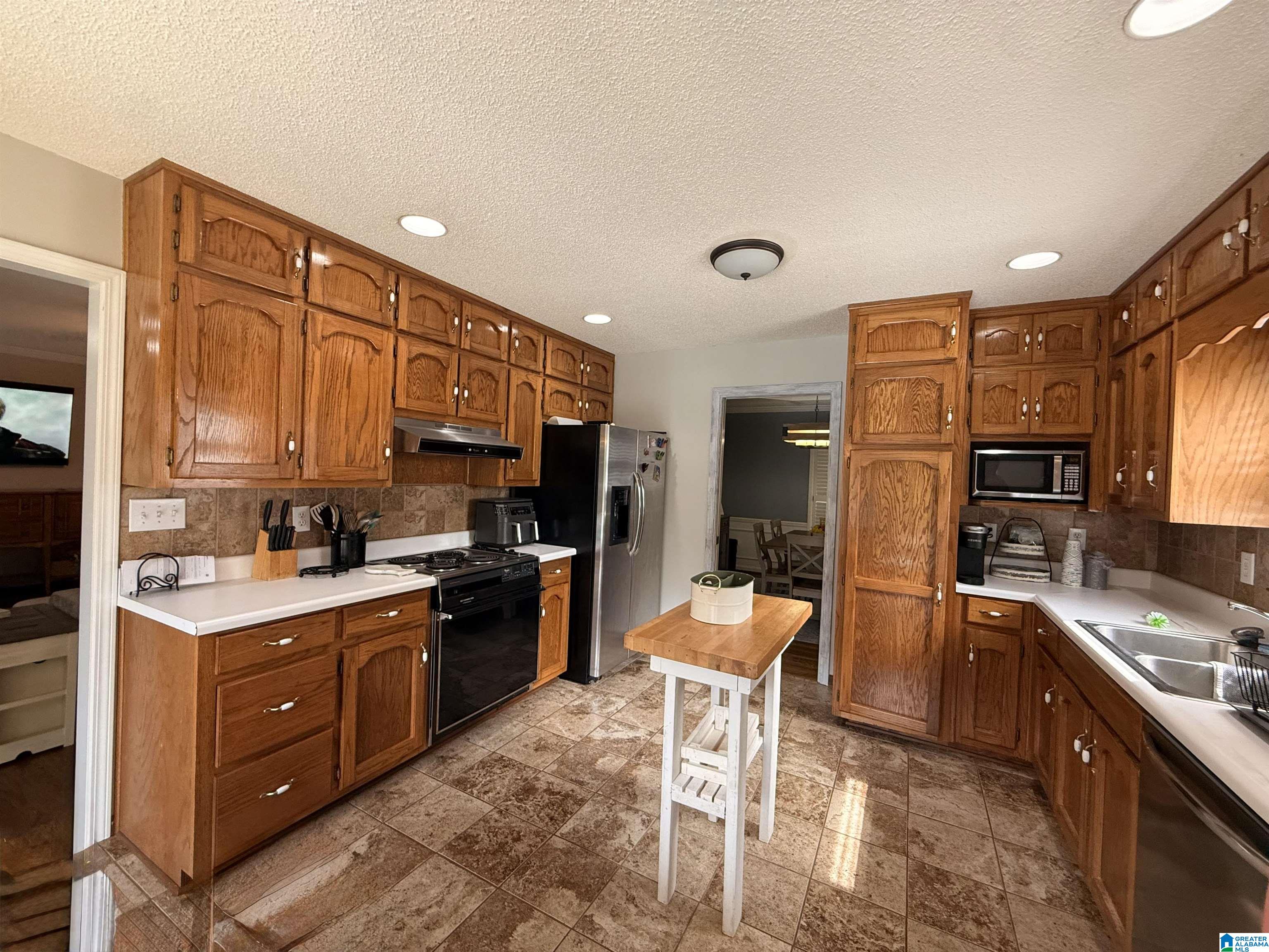 554 RENA DRIVE