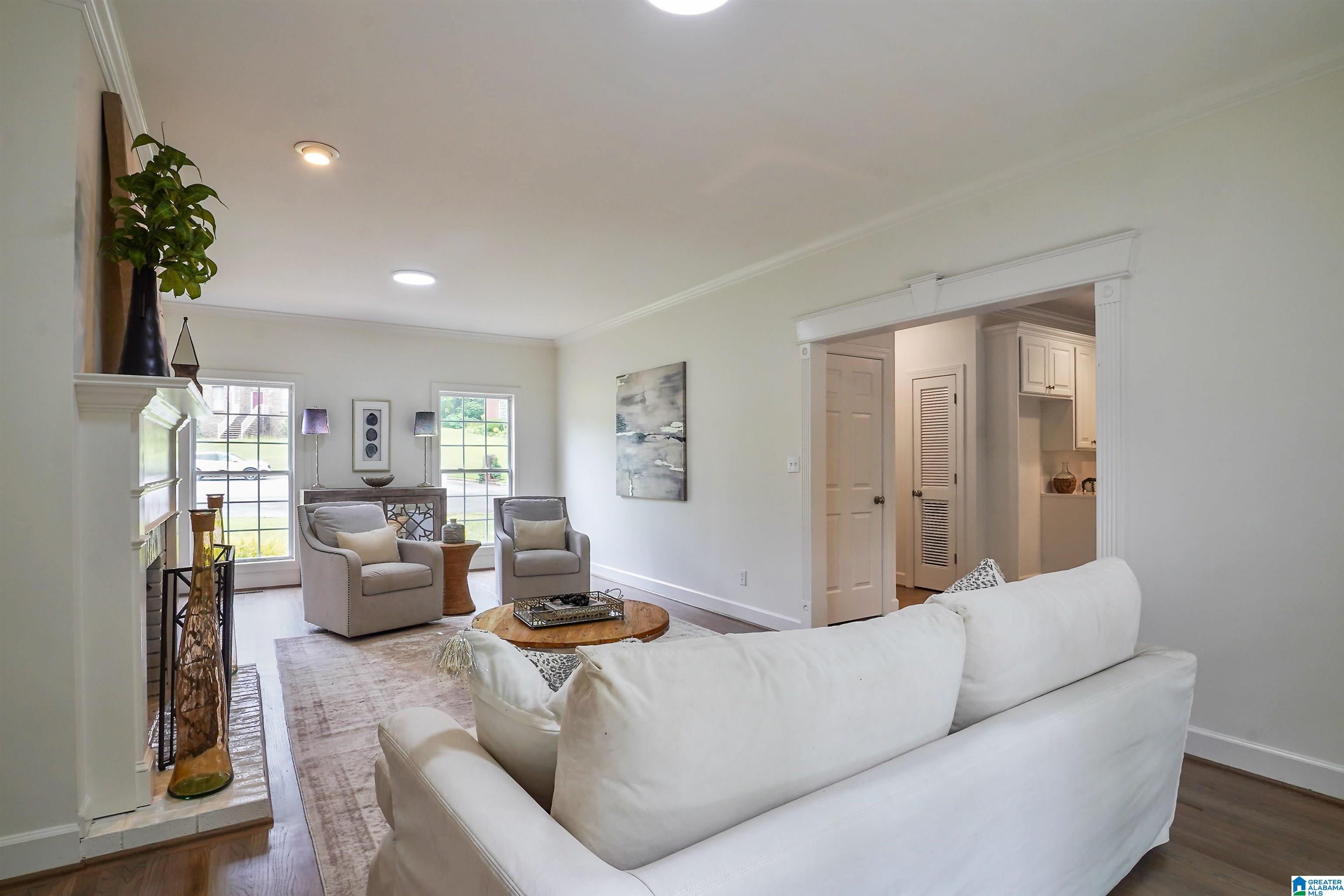 6002 SILVER LAKE CIRCLE
