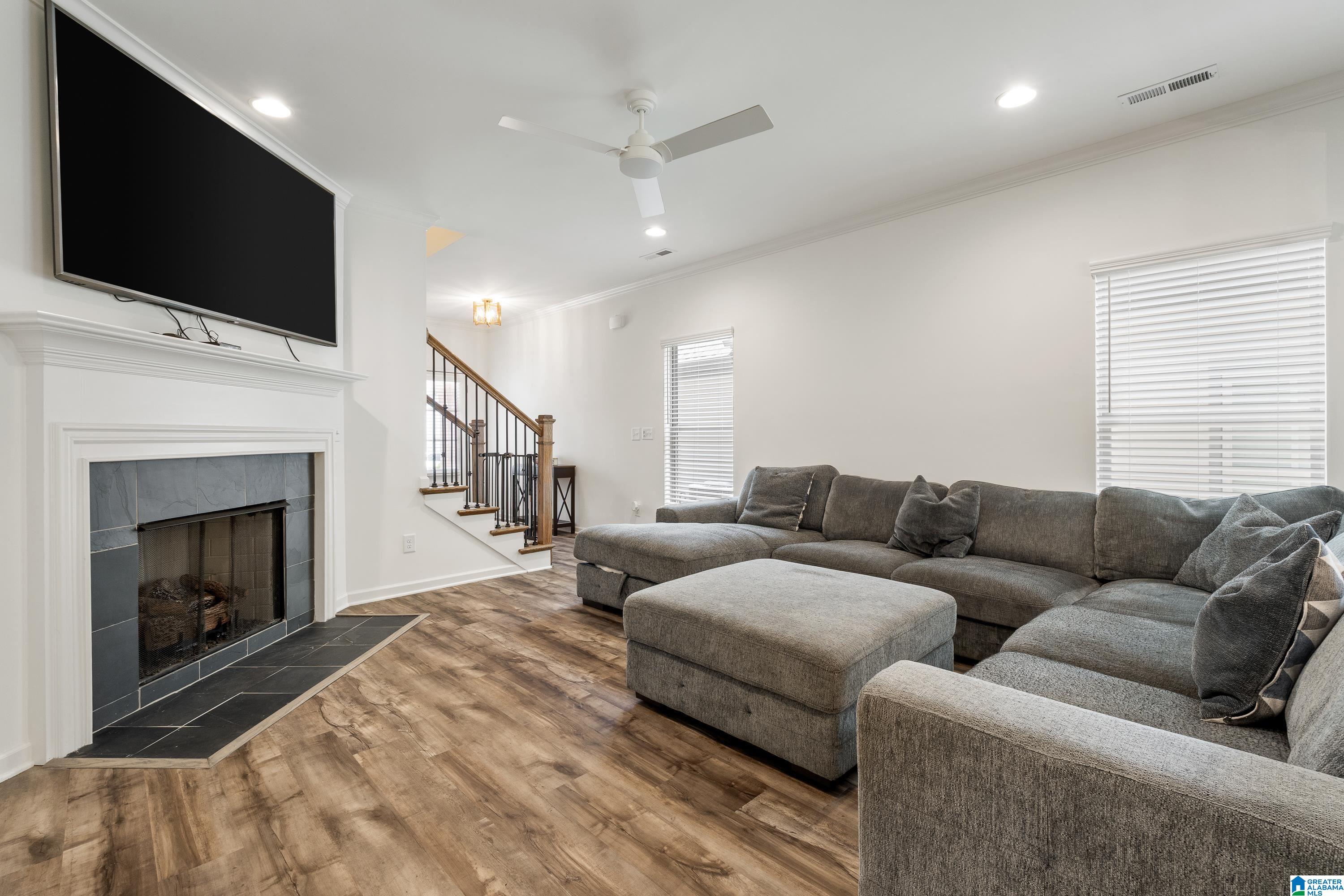 2135 SPRINGFIELD DRIVE