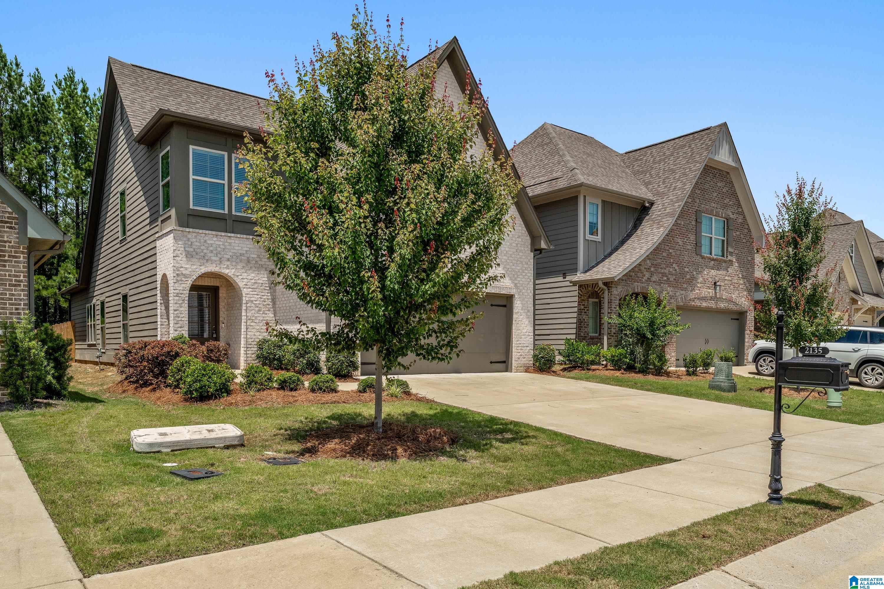 2135 SPRINGFIELD DRIVE