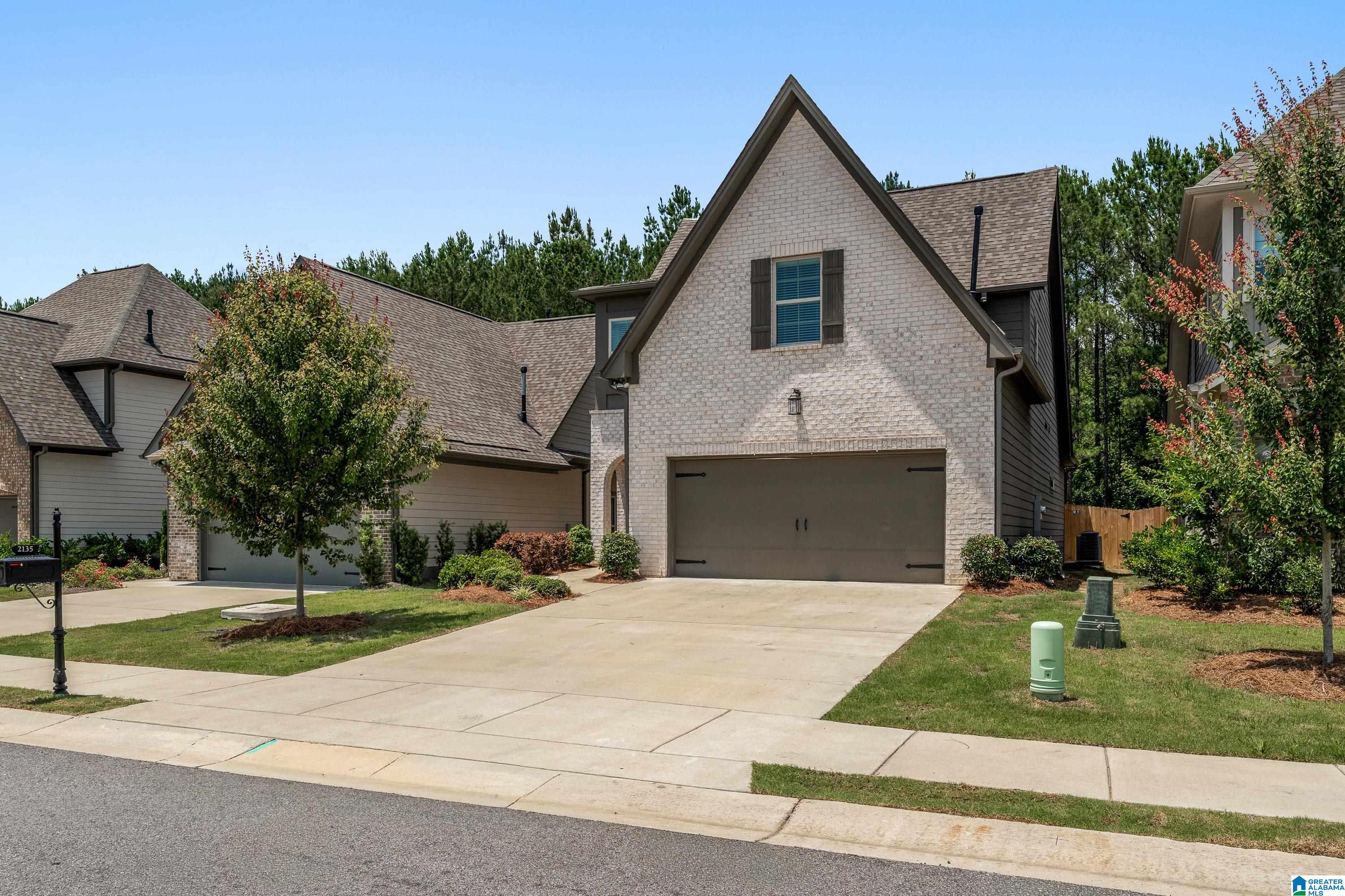 2135 SPRINGFIELD DRIVE