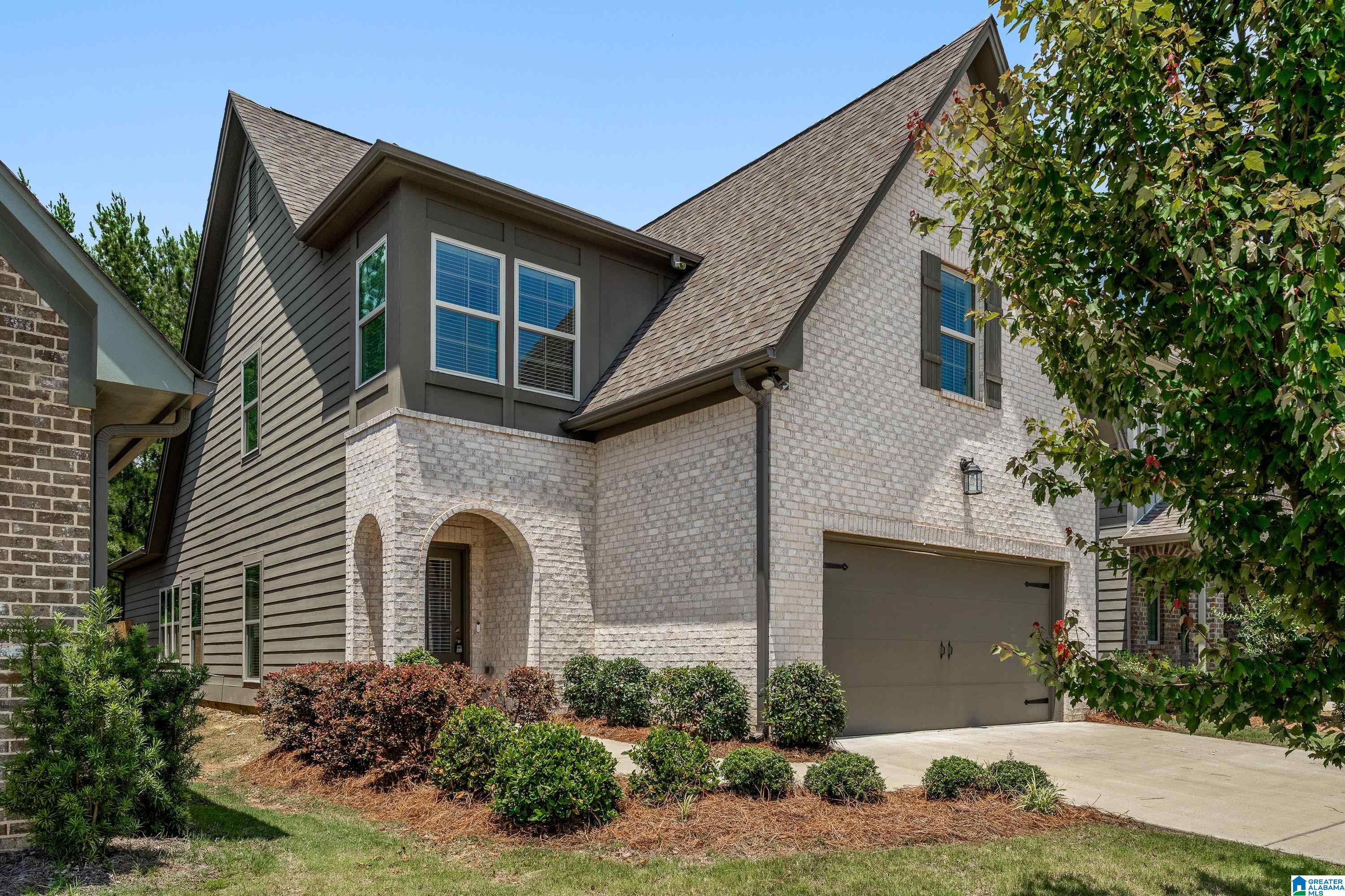 2135 SPRINGFIELD DRIVE