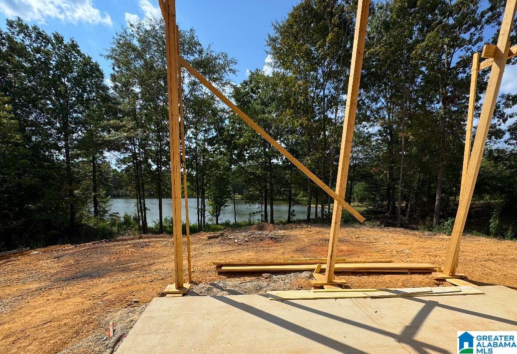 620 EMERALD TRACE