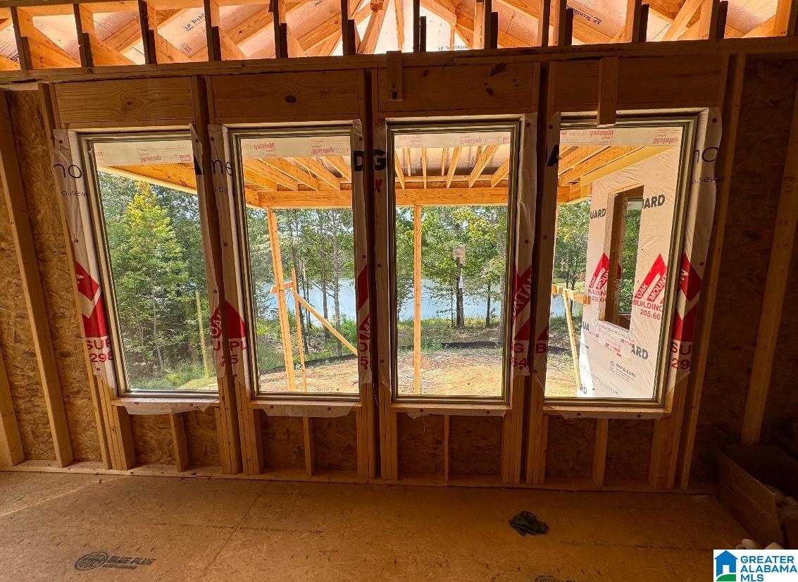 620 EMERALD TRACE
