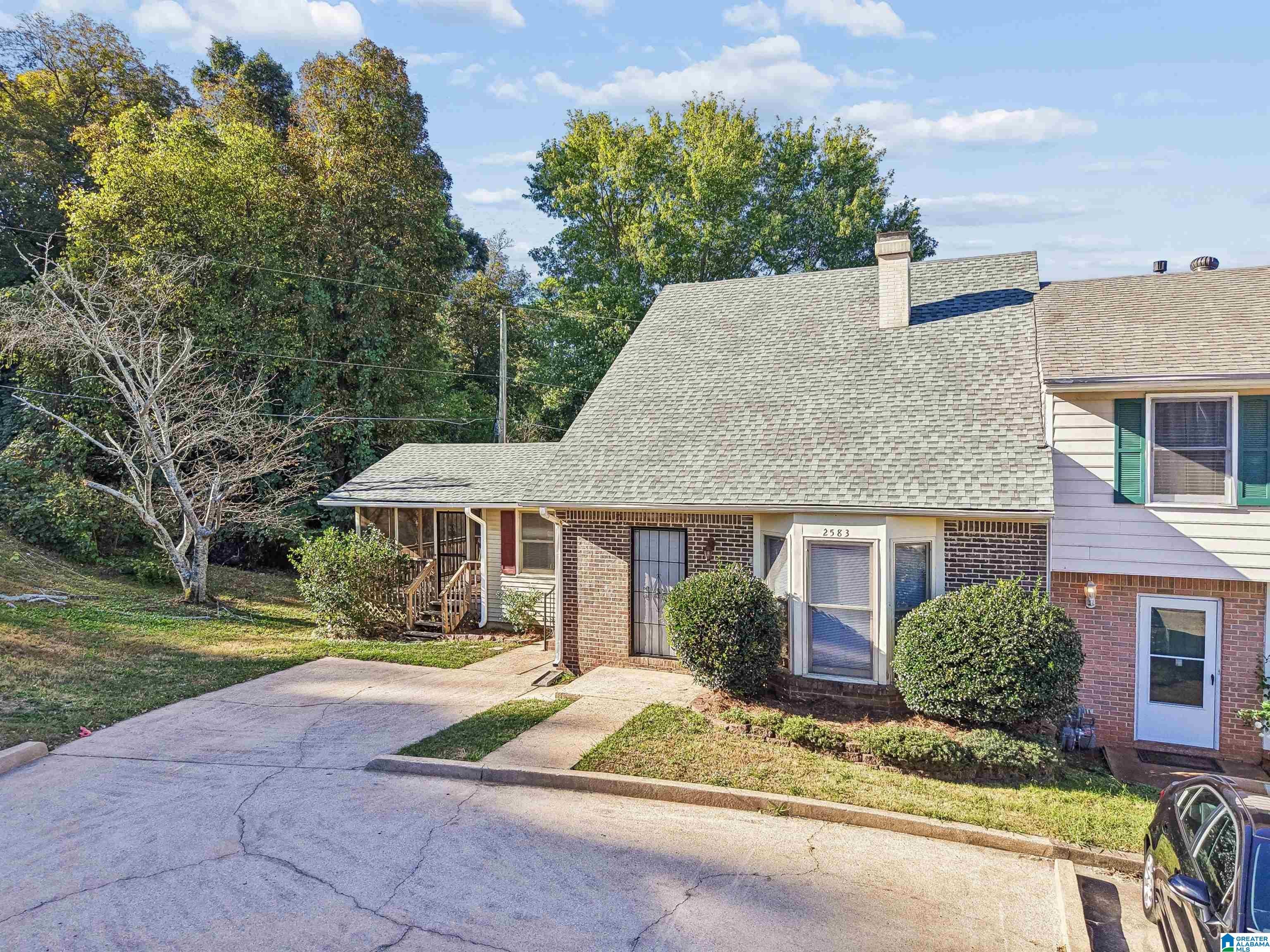 2583 HAMPSTEAD DRIVE