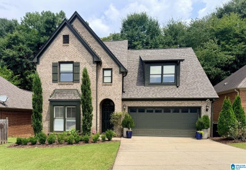 Photo of 3608 Courtyard Lane, VESTAVIA HILLS, AL 35216 (MLS # 21462497)