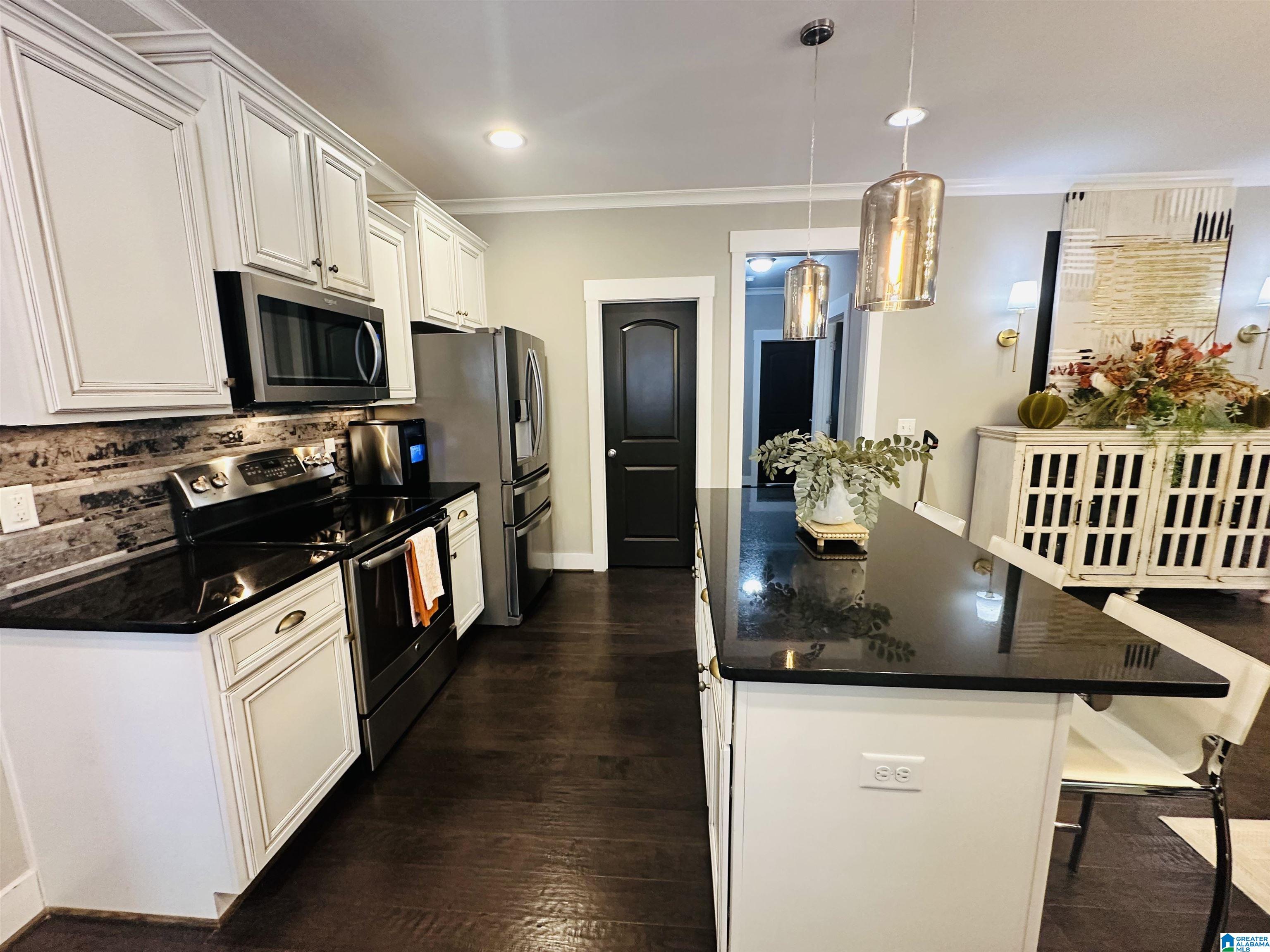 5882 LONG VIEW LANE
