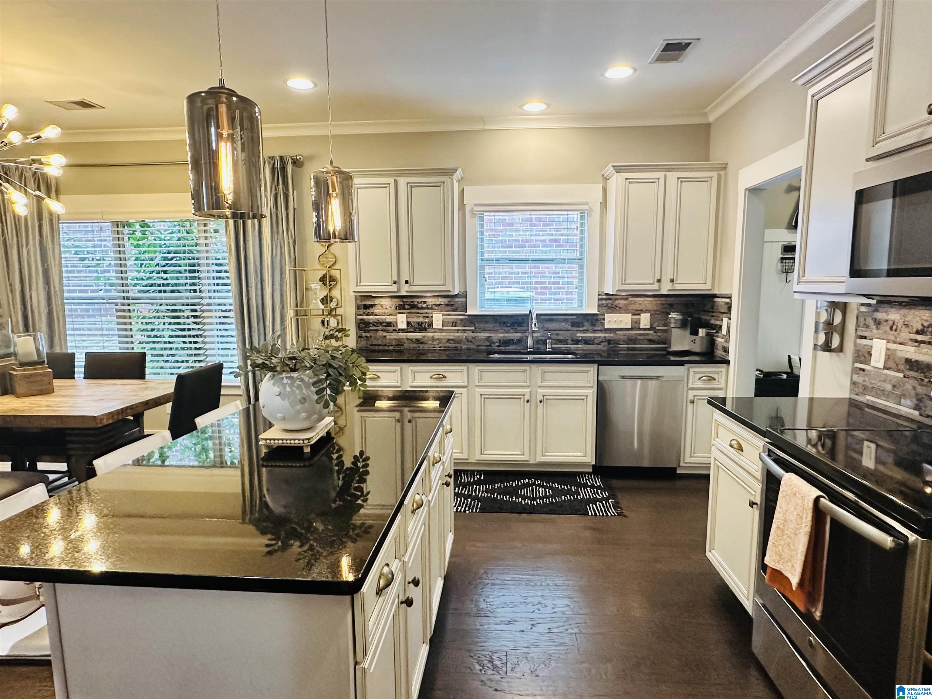 5882 LONG VIEW LANE