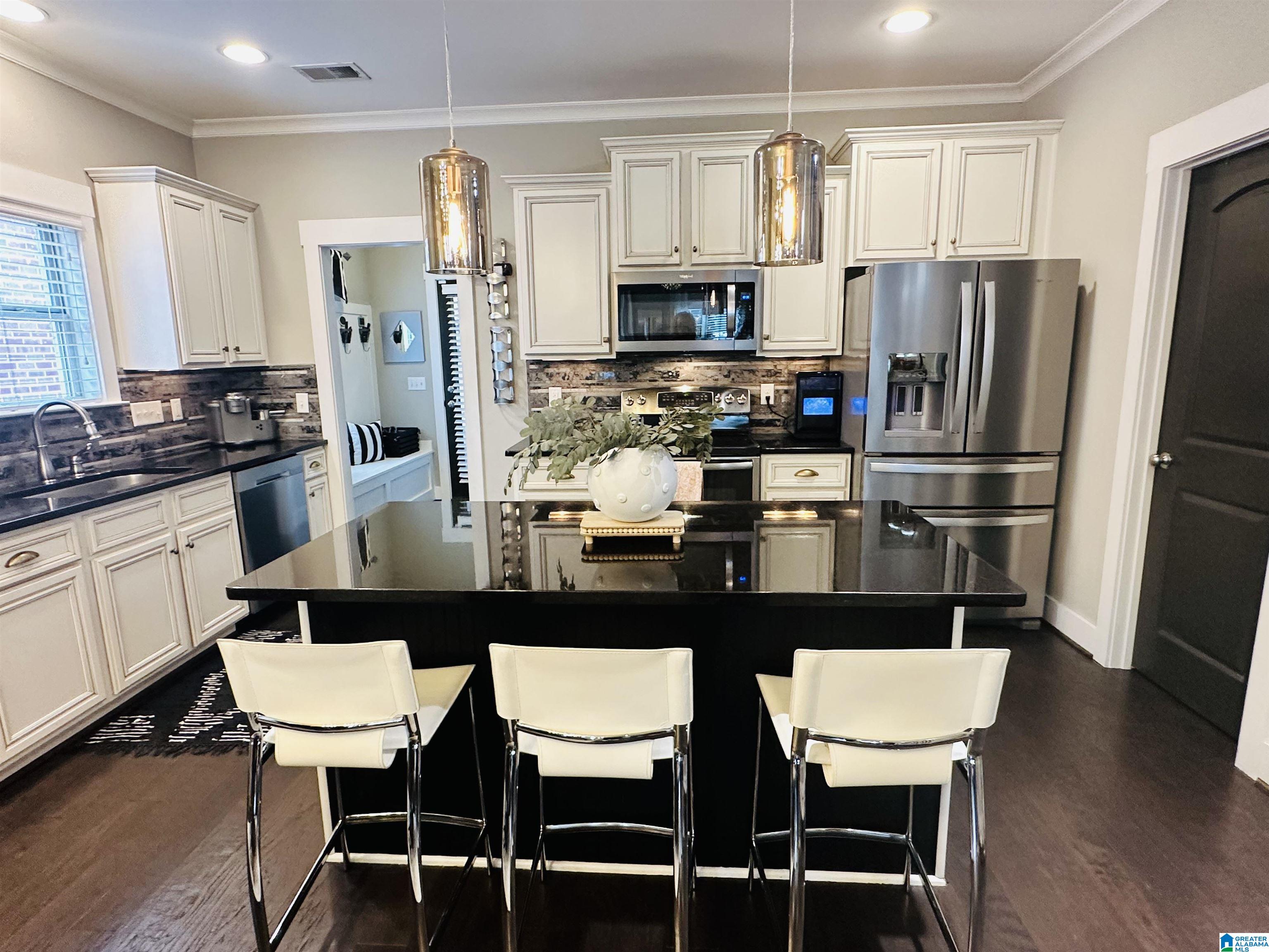 5882 LONG VIEW LANE