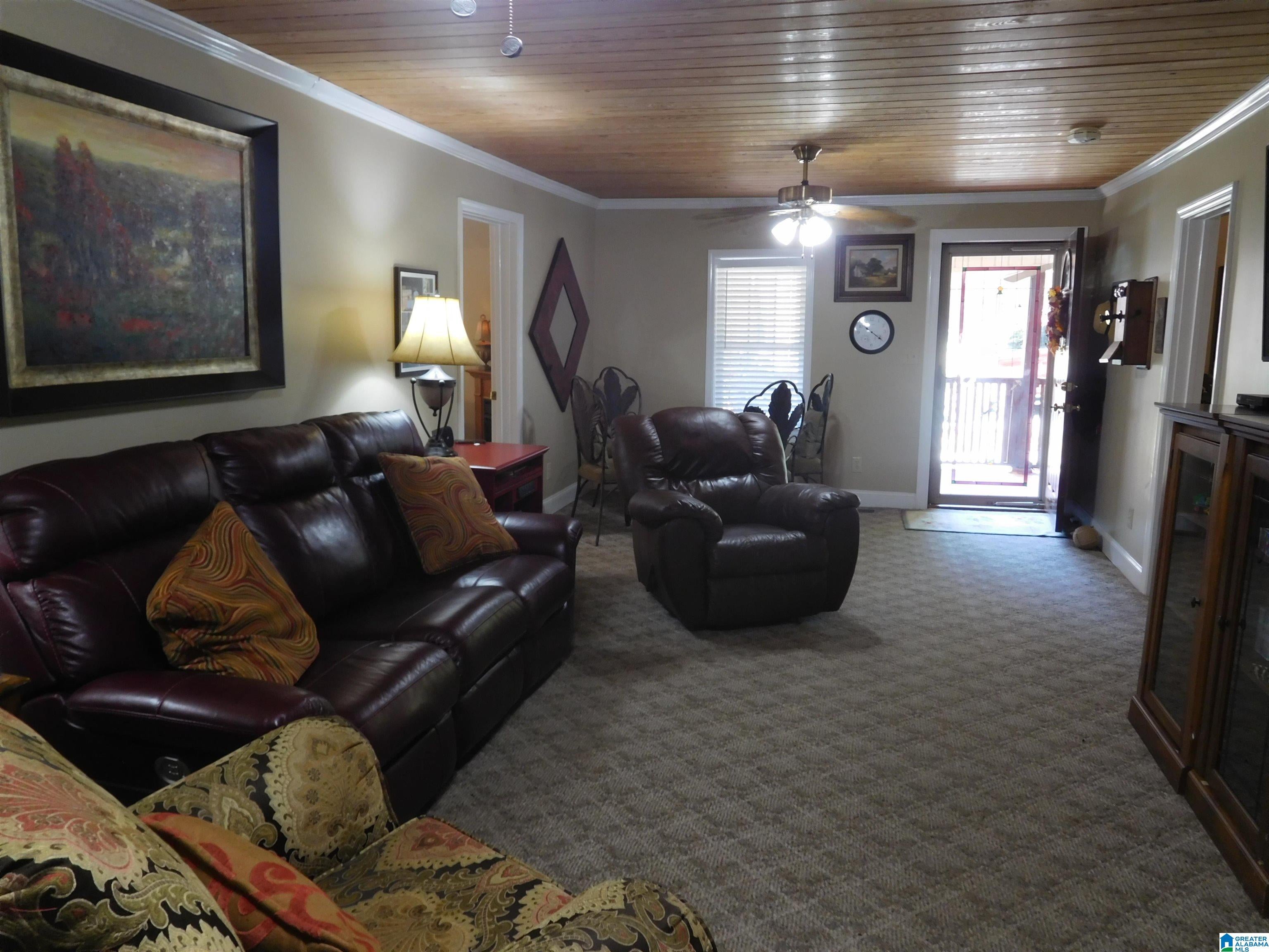 2432 LAKESHORE DRIVE