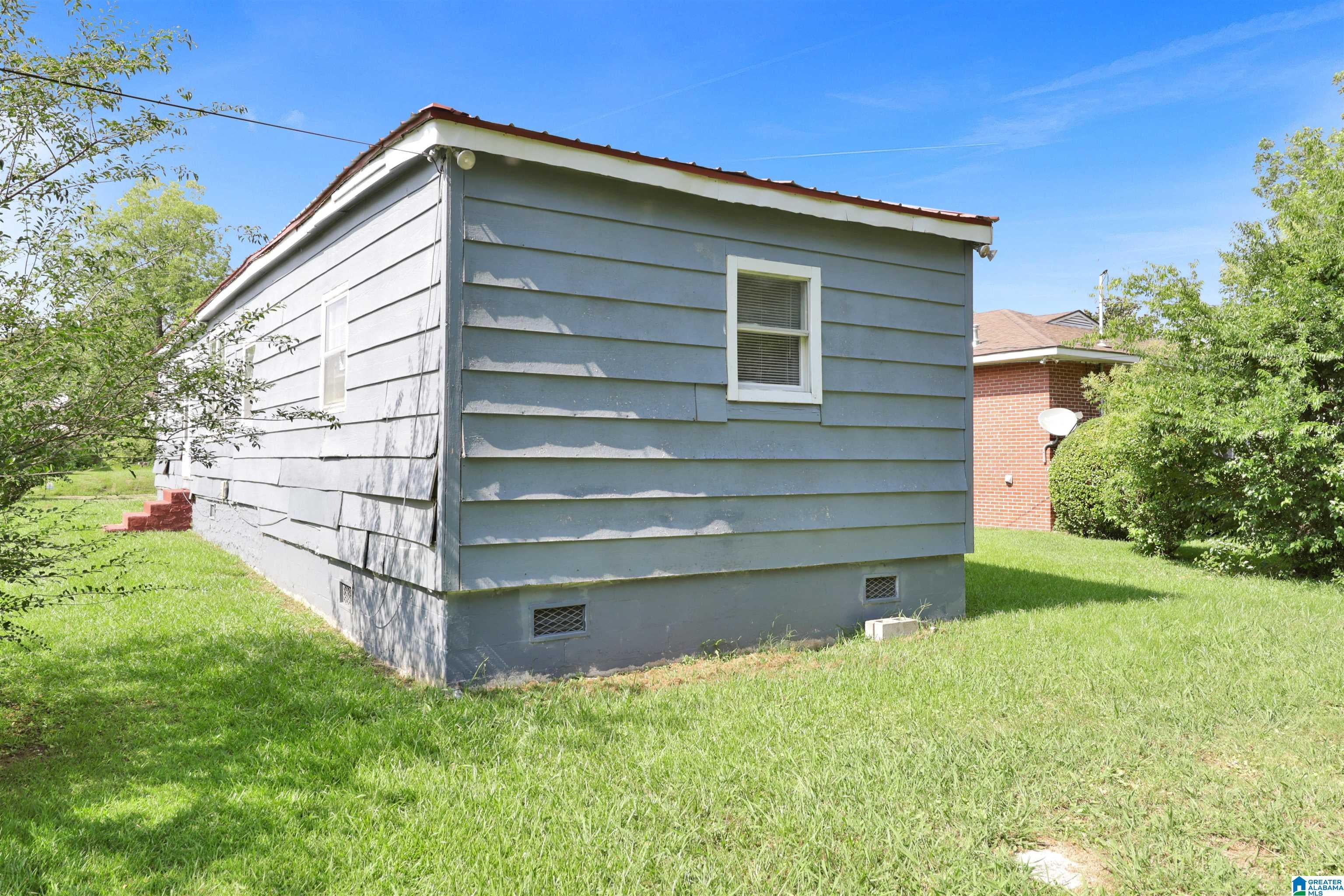 1024 CLAXTON STREET