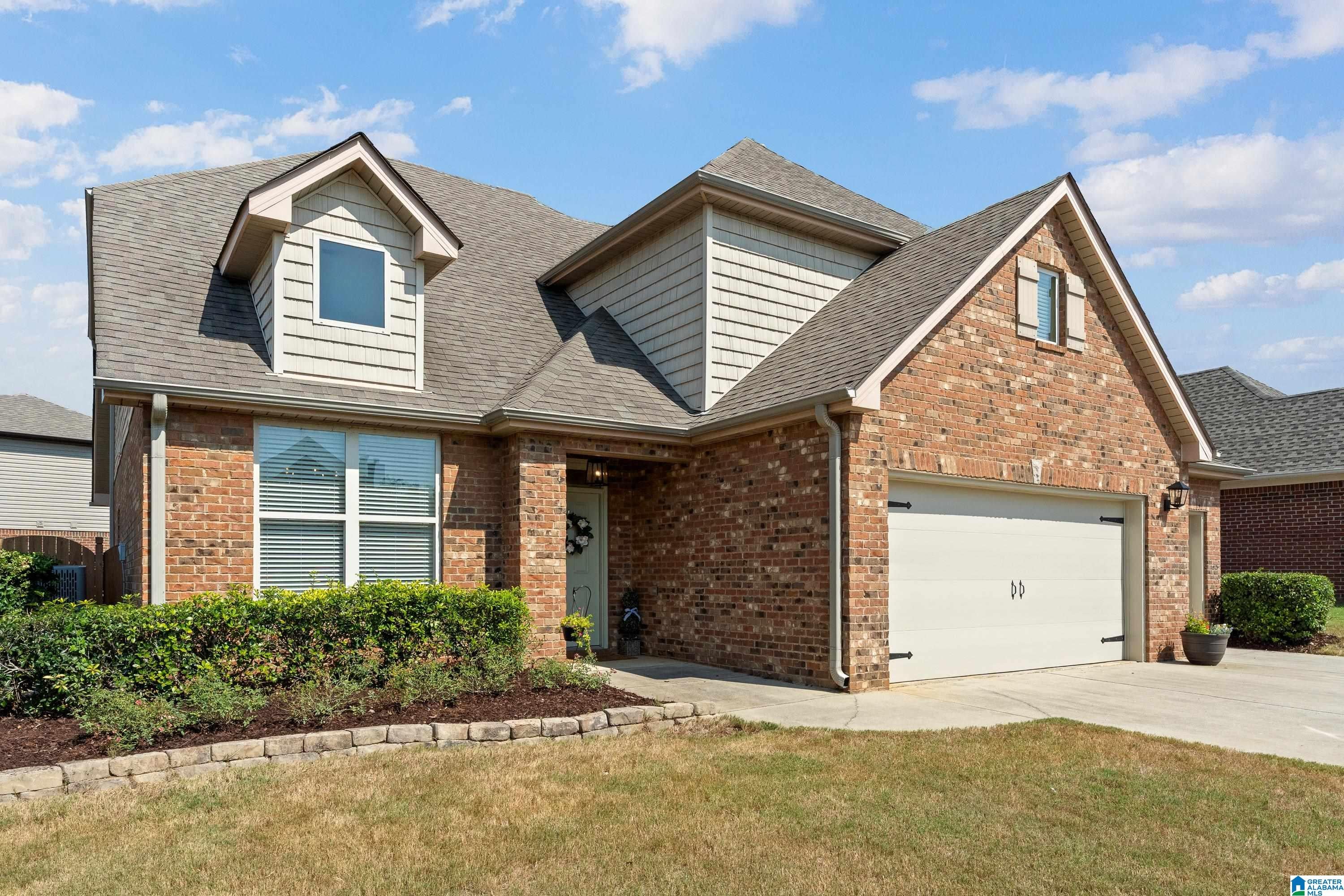 300 CREEKSIDE CIRCLE