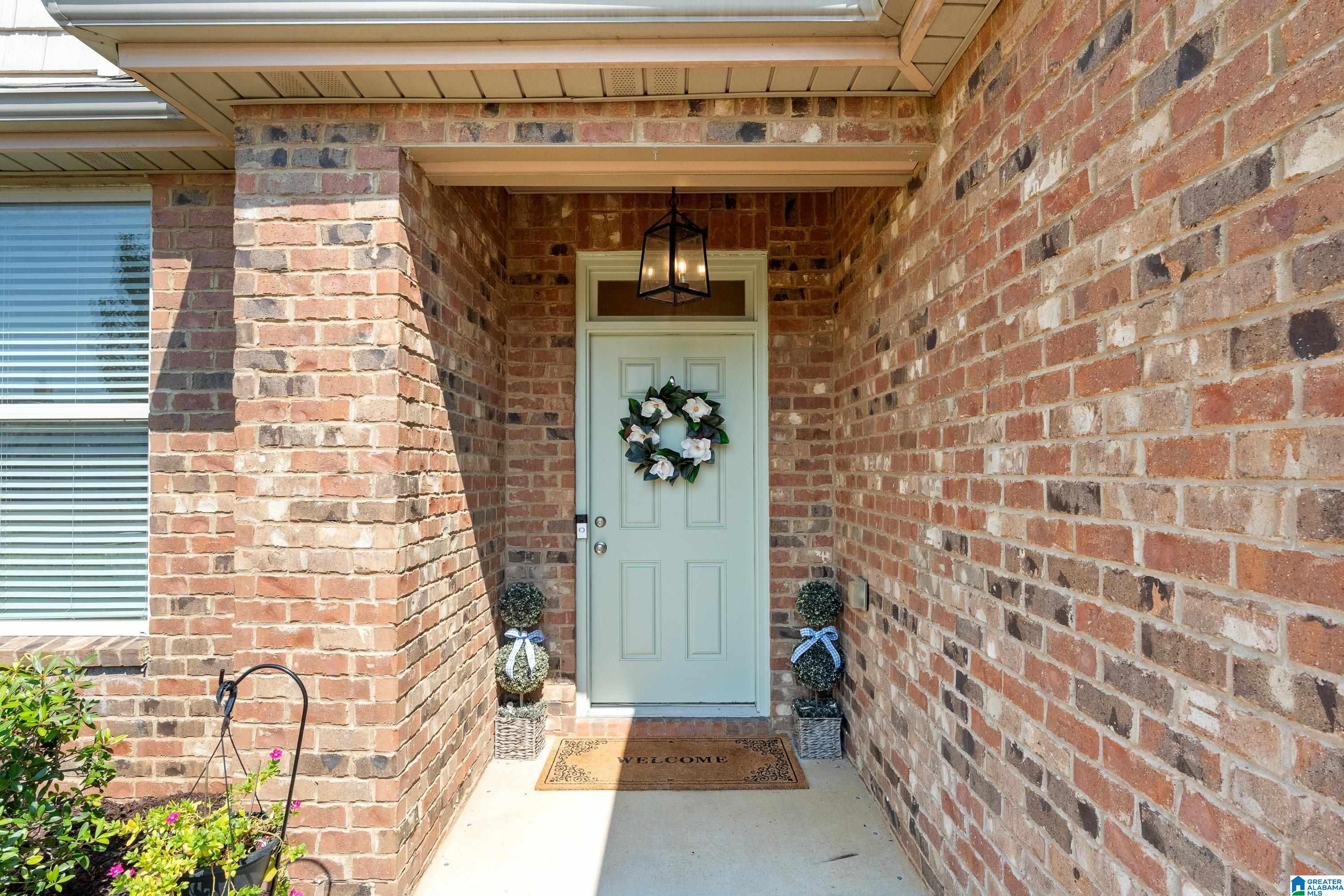 300 CREEKSIDE CIRCLE