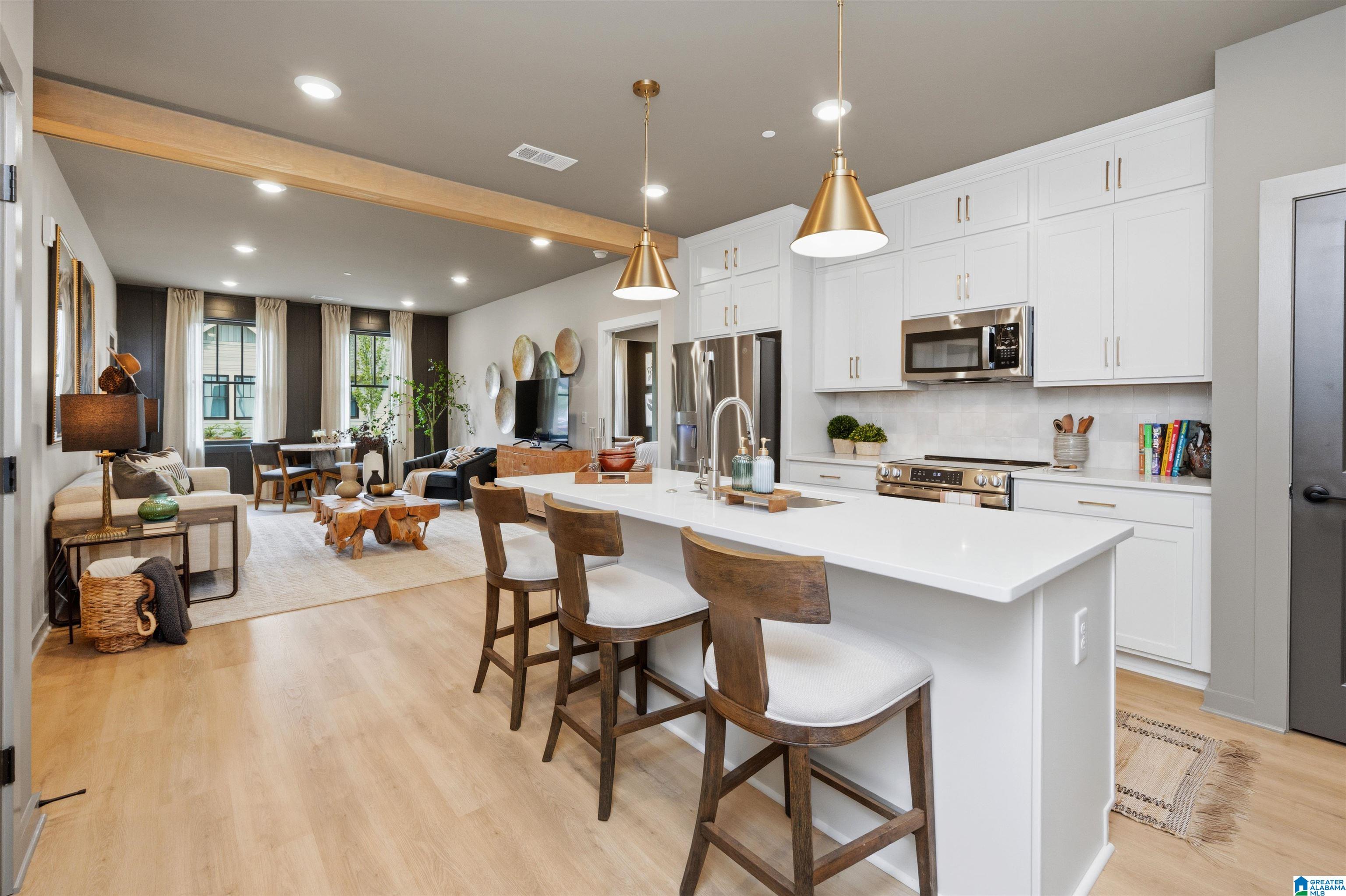 1801 WILLIAMETTE TRACE 101