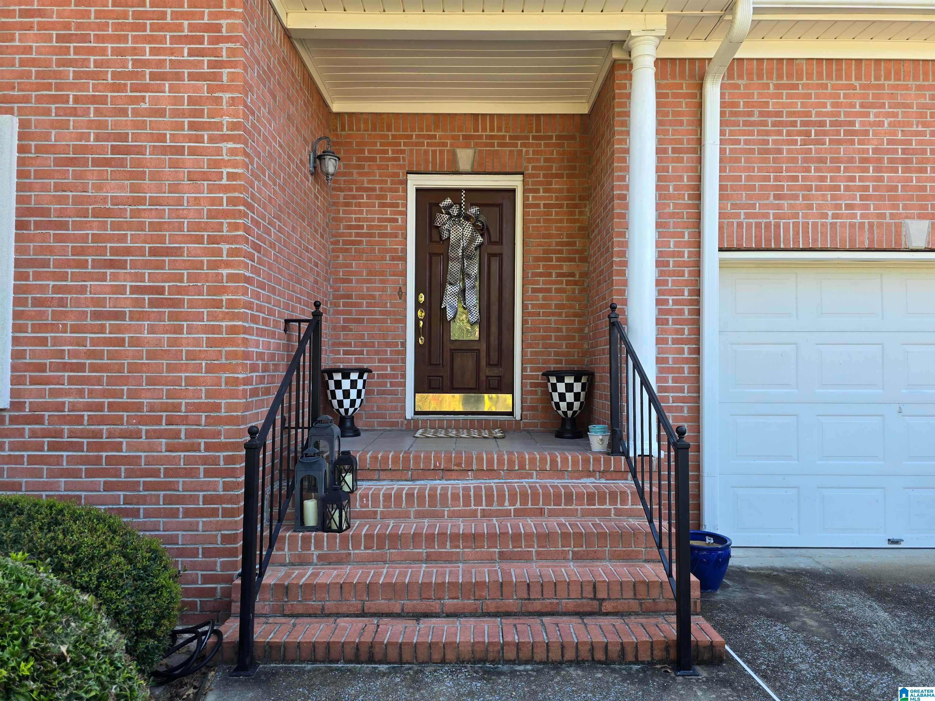 312 LAKEPOINT DRIVE