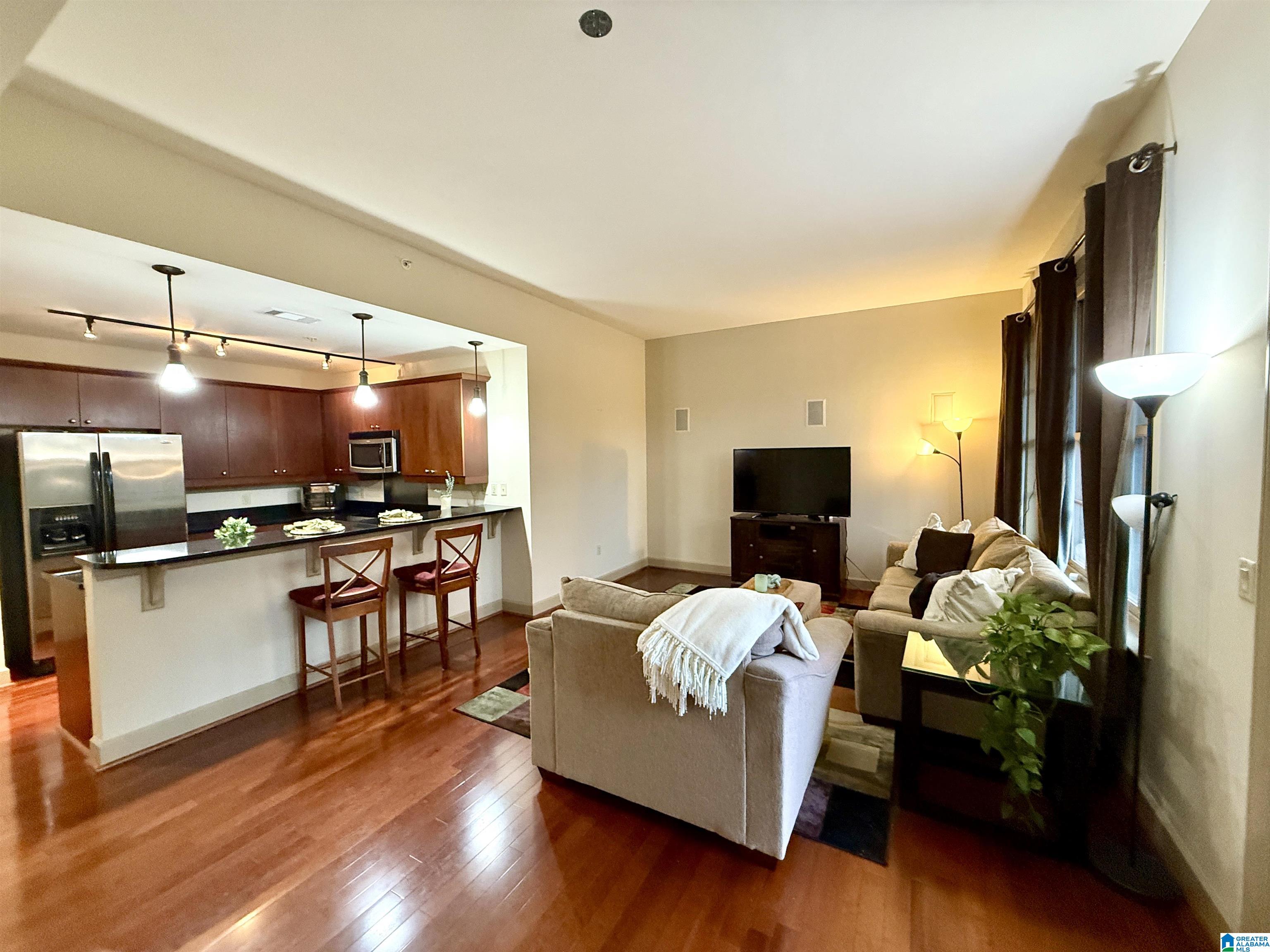 1040 BROADWAY PARK 323