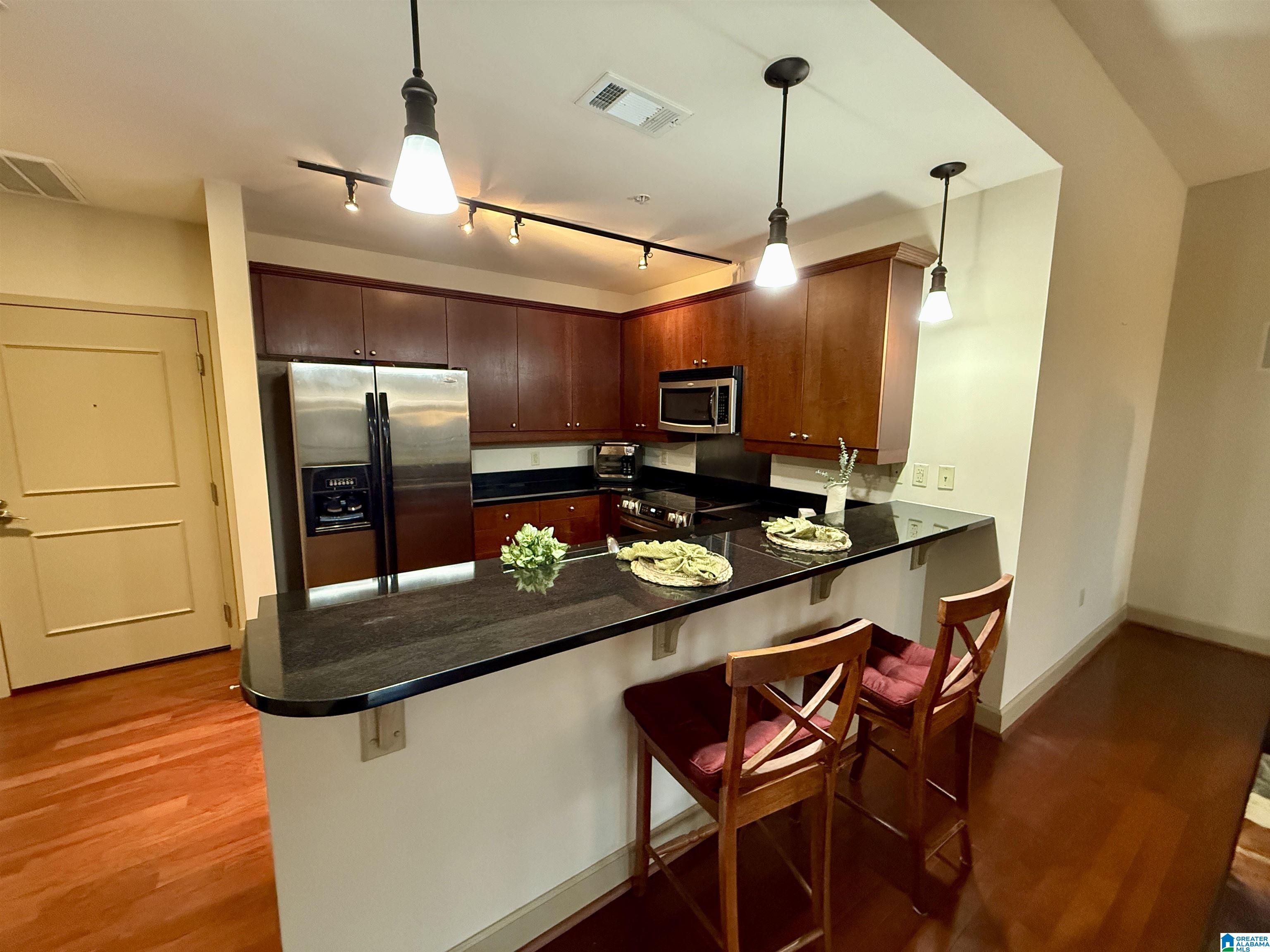 1040 BROADWAY PARK 323