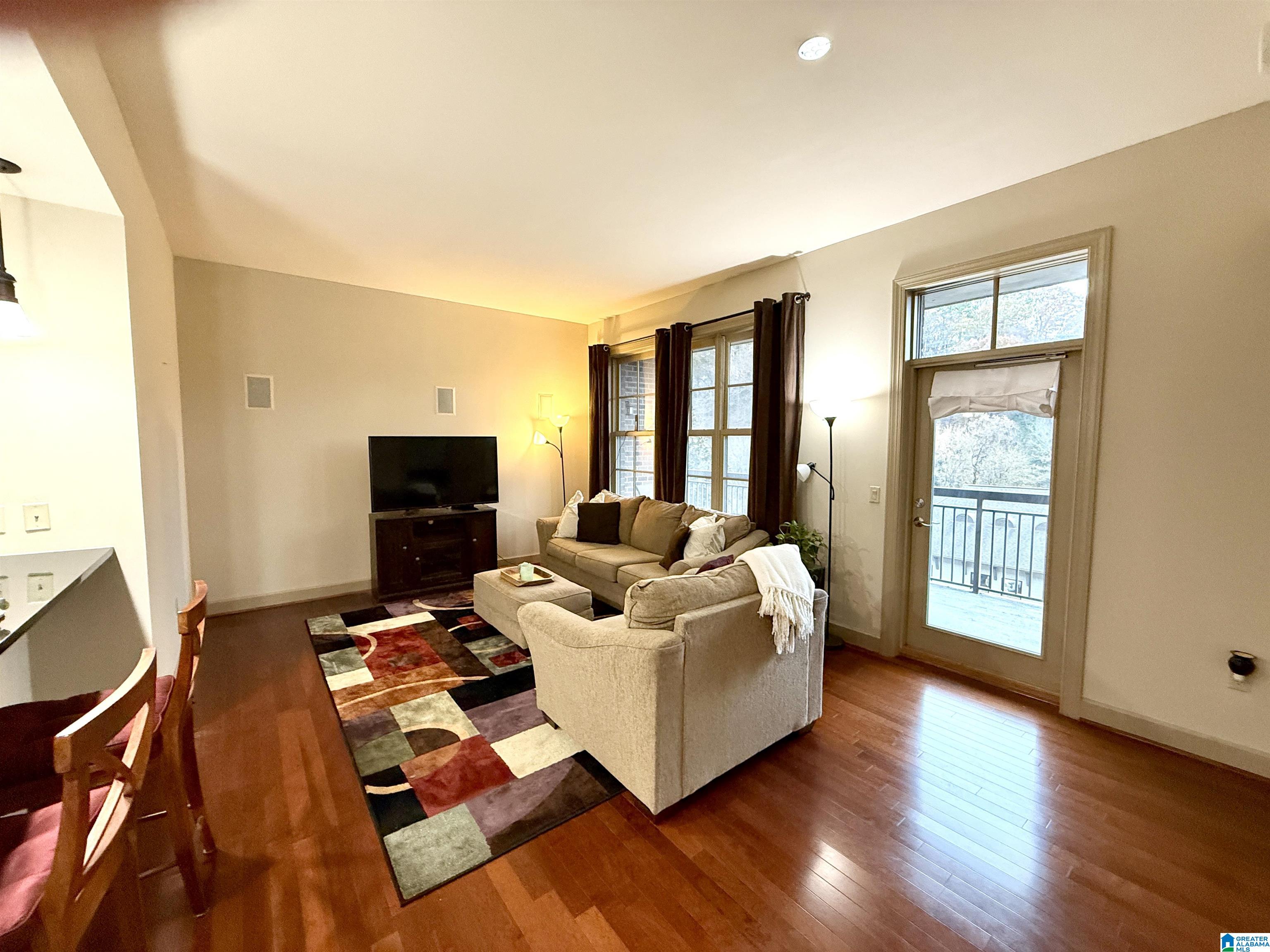 1040 BROADWAY PARK 323