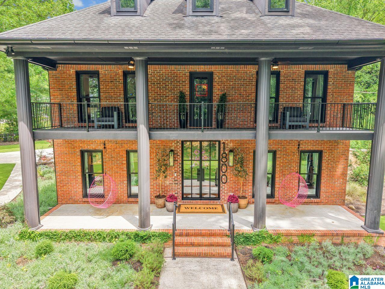 1800 SURREY TRAIL