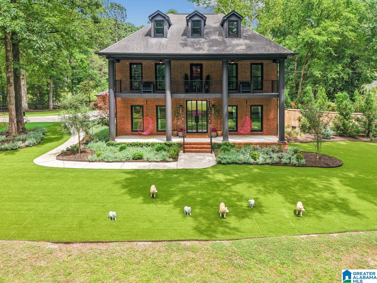 1800 SURREY TRAIL