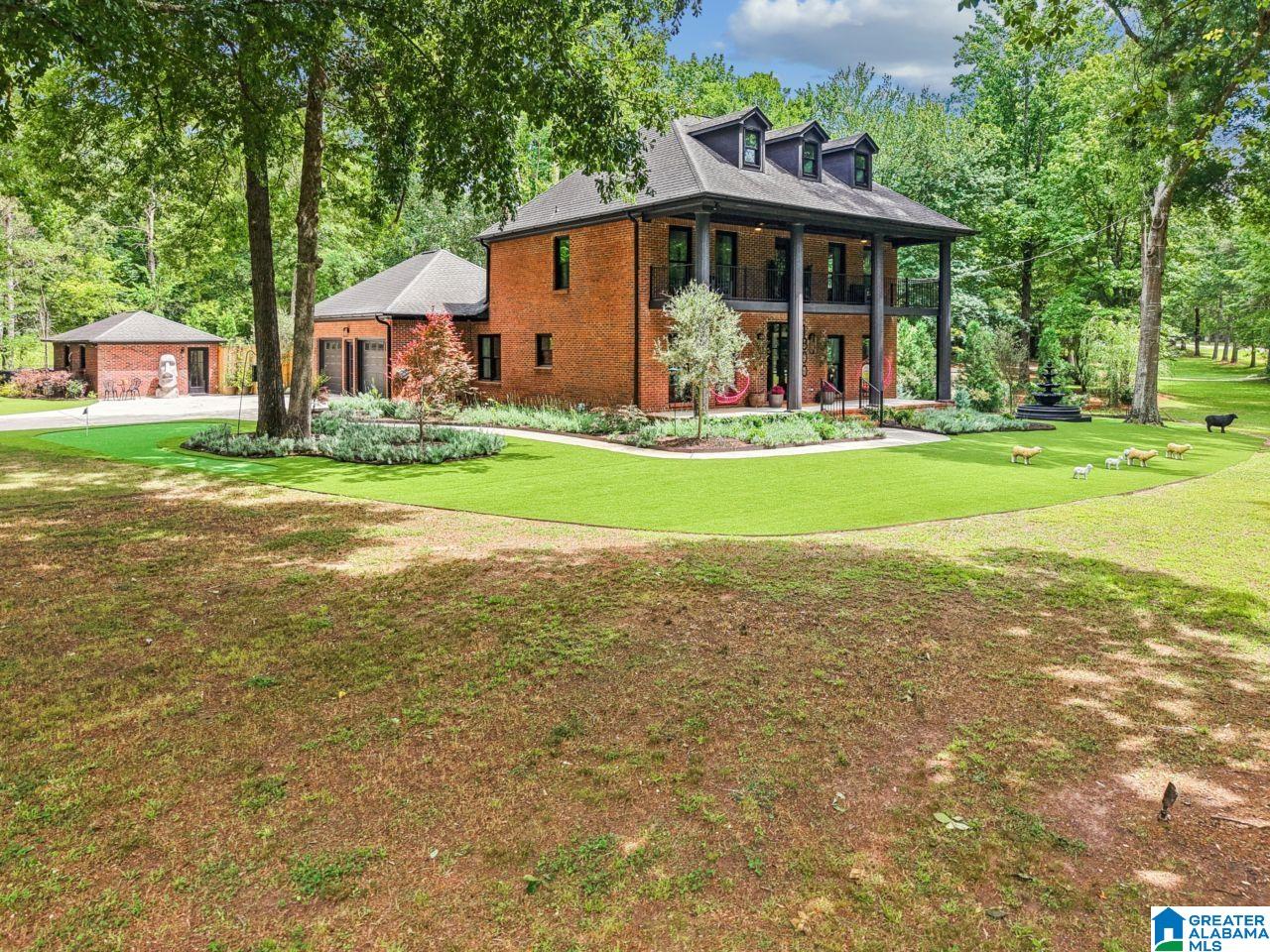1800 SURREY TRAIL