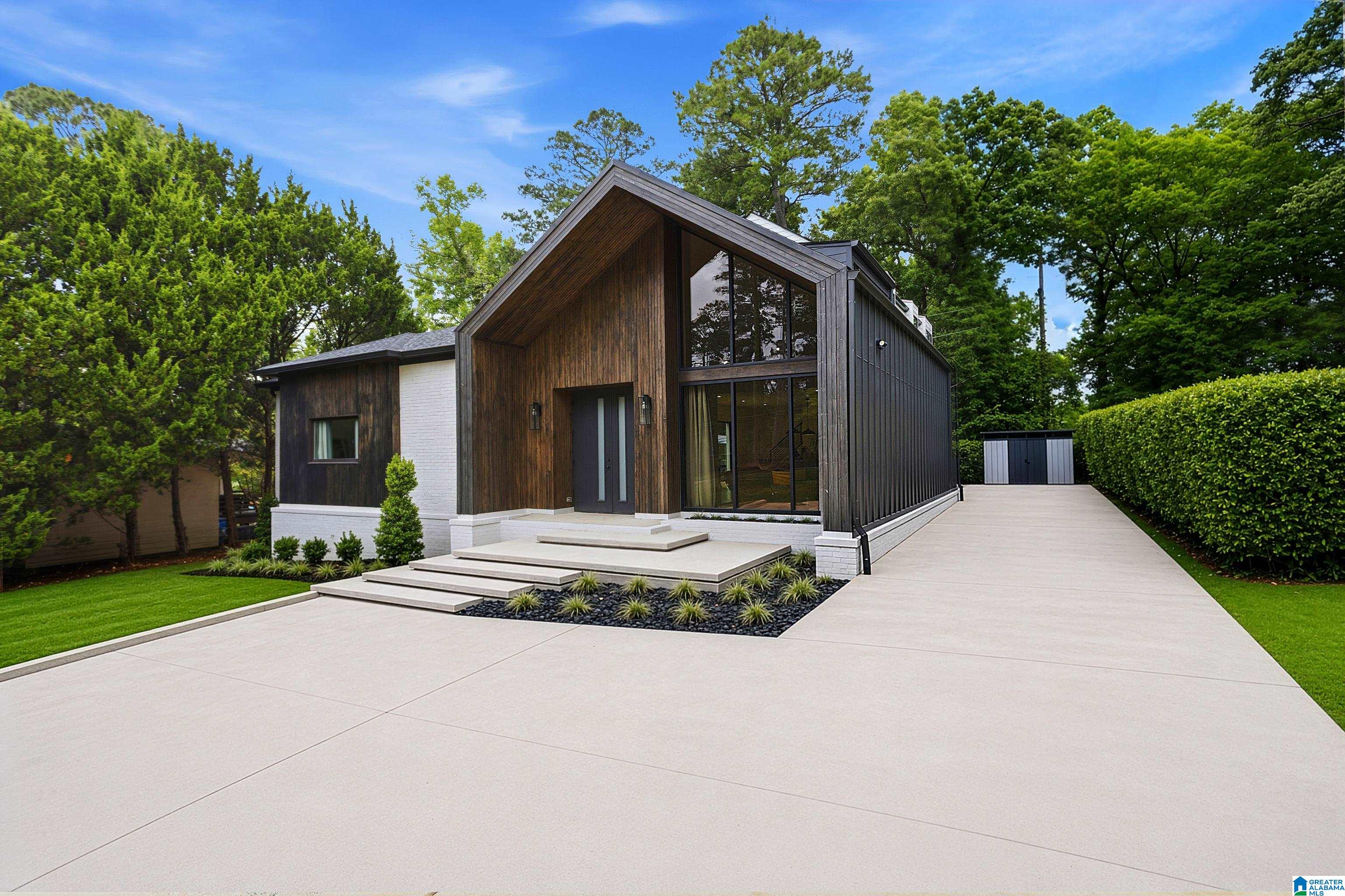 377 LUCERNE BOULEVARD