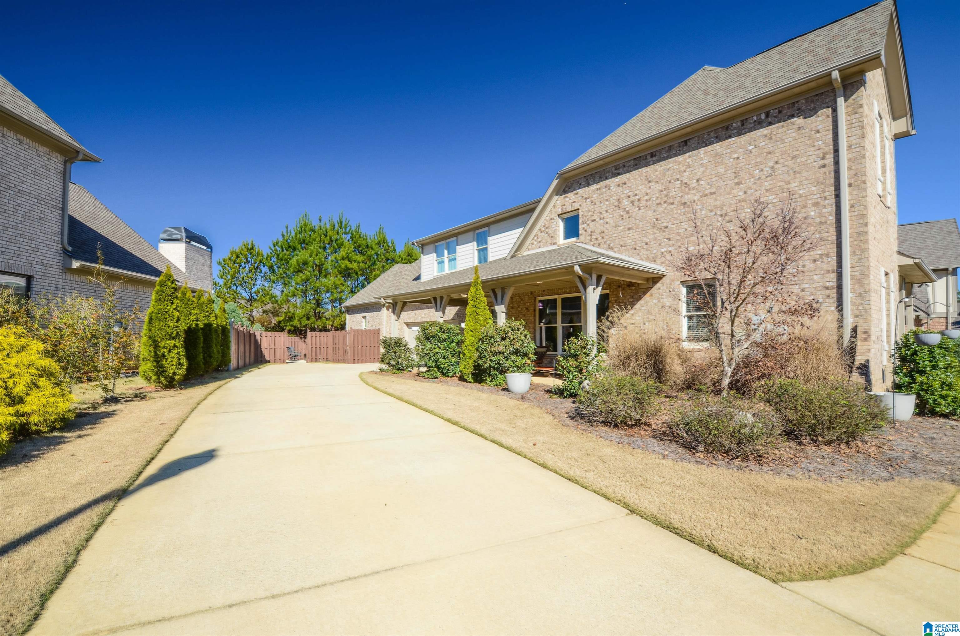 6100 ENGLISH VILLAGE LANE