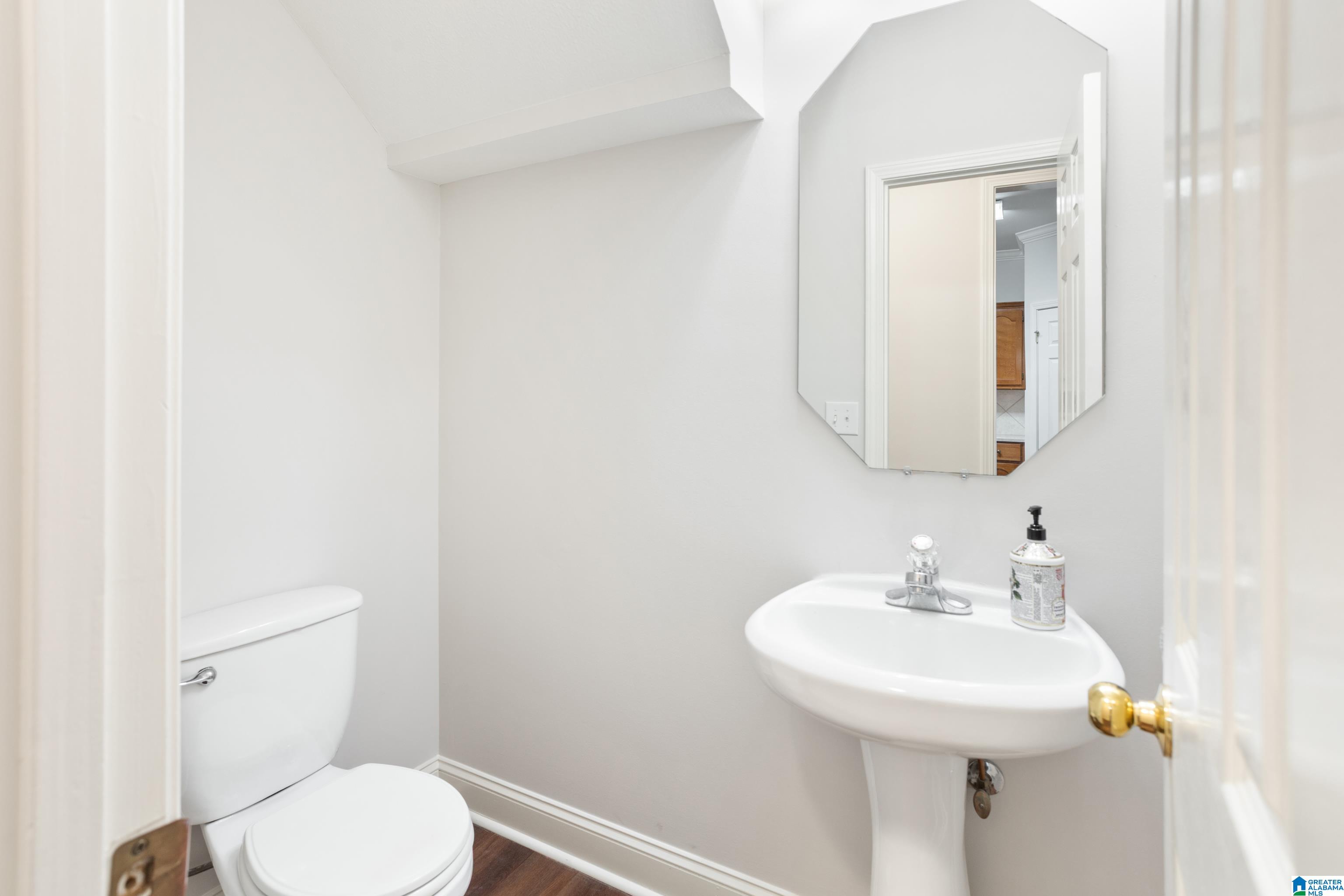 408 HIGHLAND COVE DRIVE