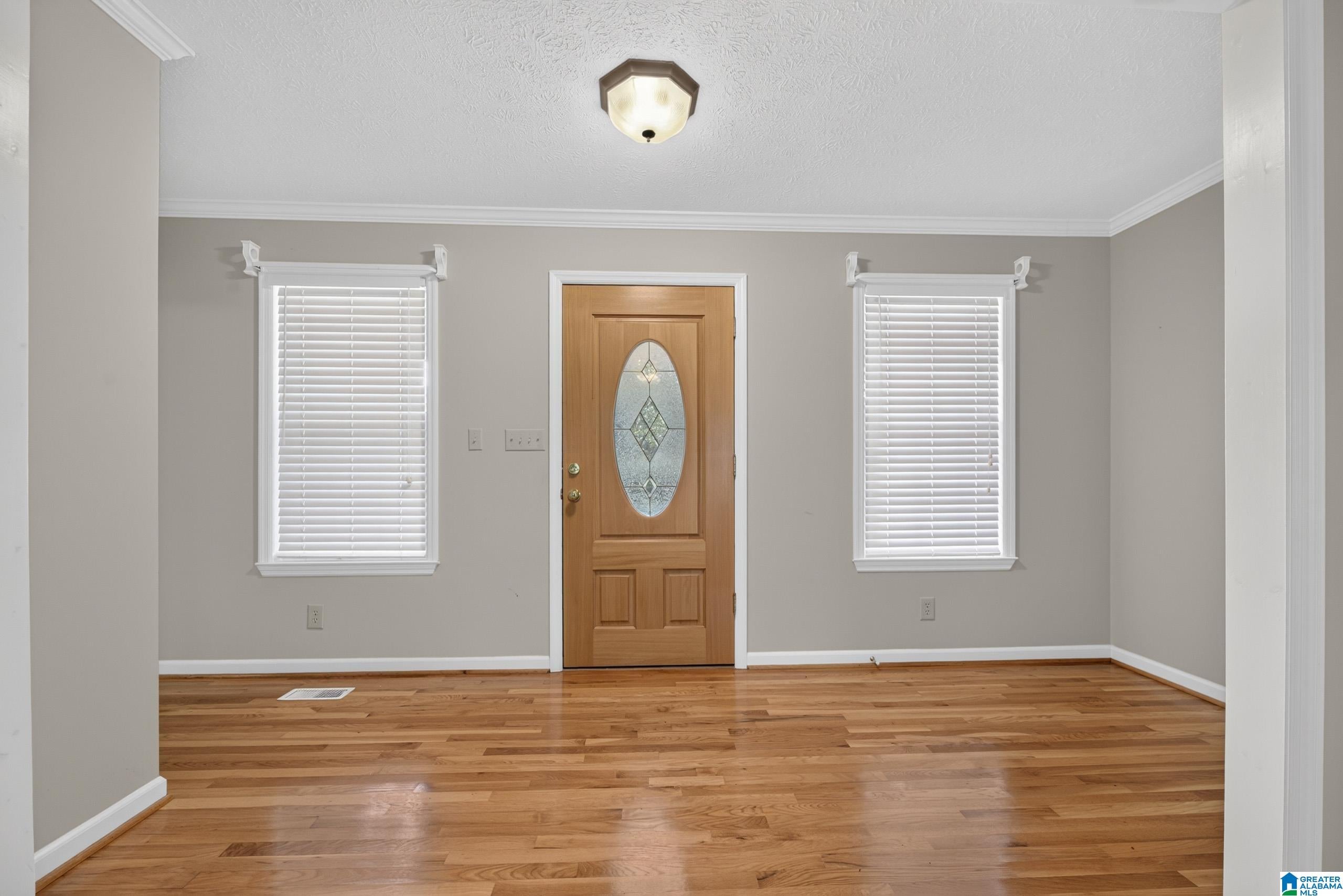 500 4TH STREET NE