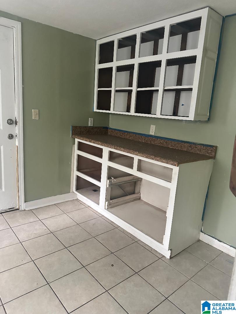 407 JACKSON AVENUE W