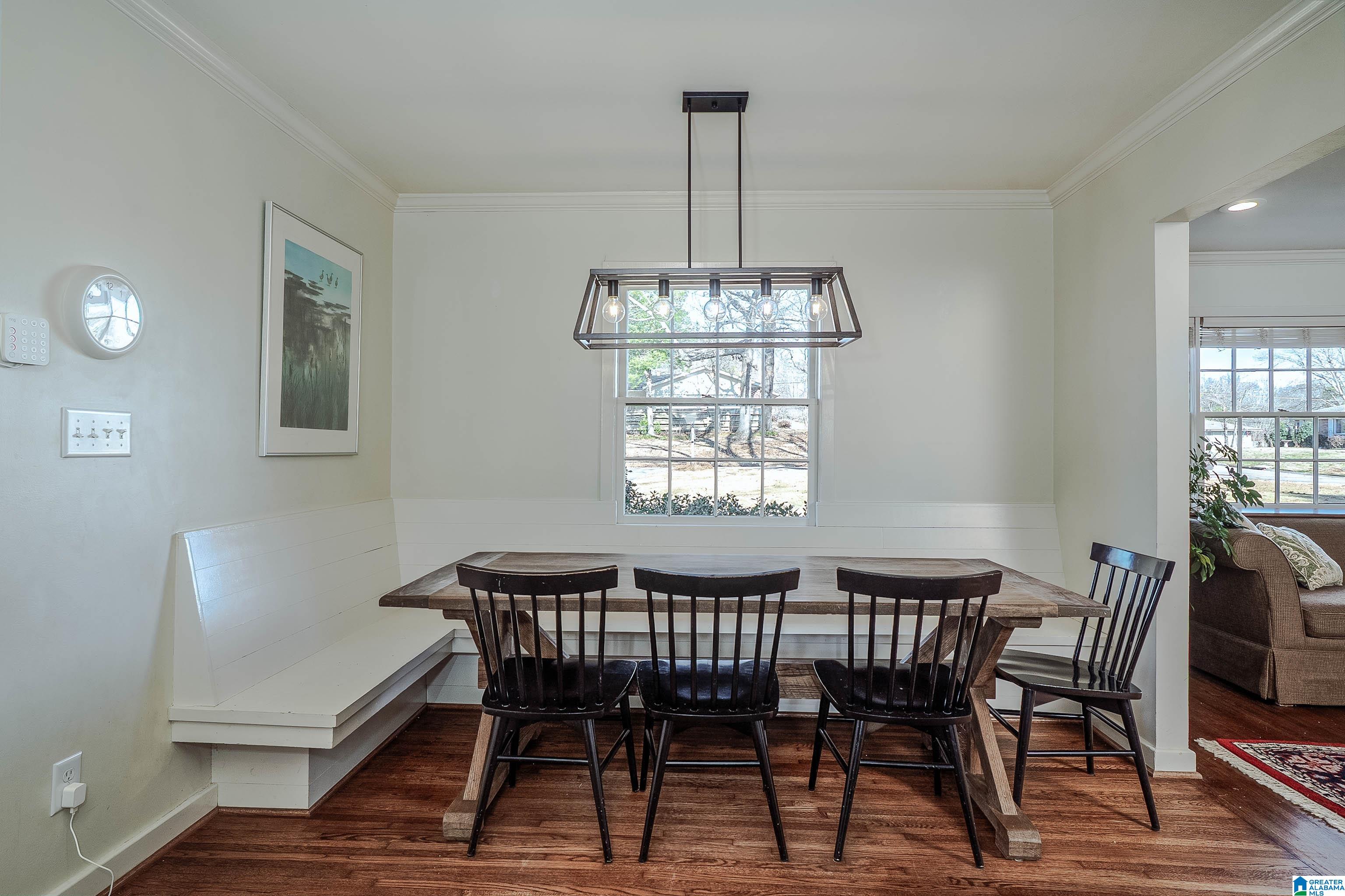 1437 LINDA VISTA LANE