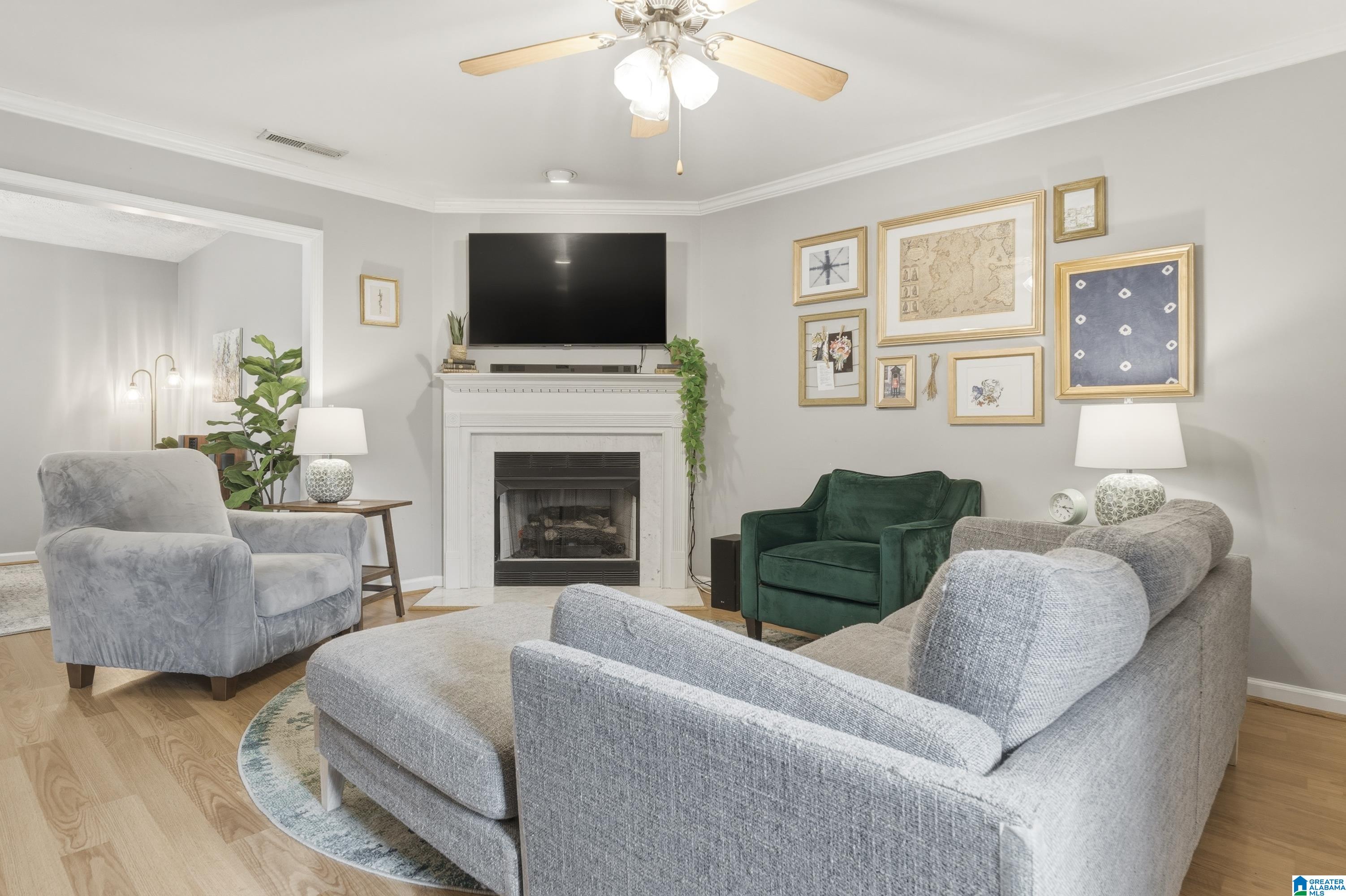 424 MERIWEATHER LANE