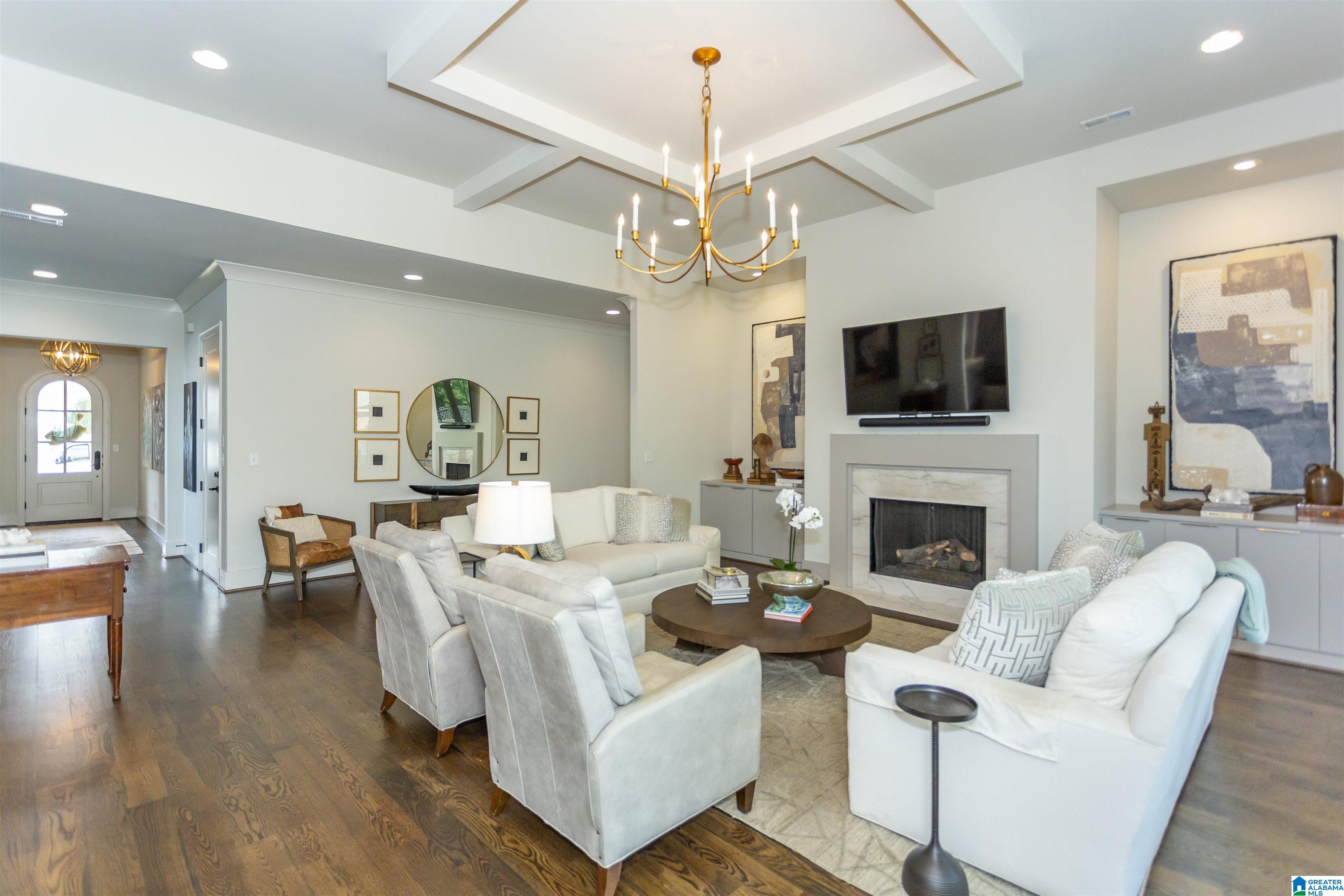 2212 WALNUT HILL DRIVE