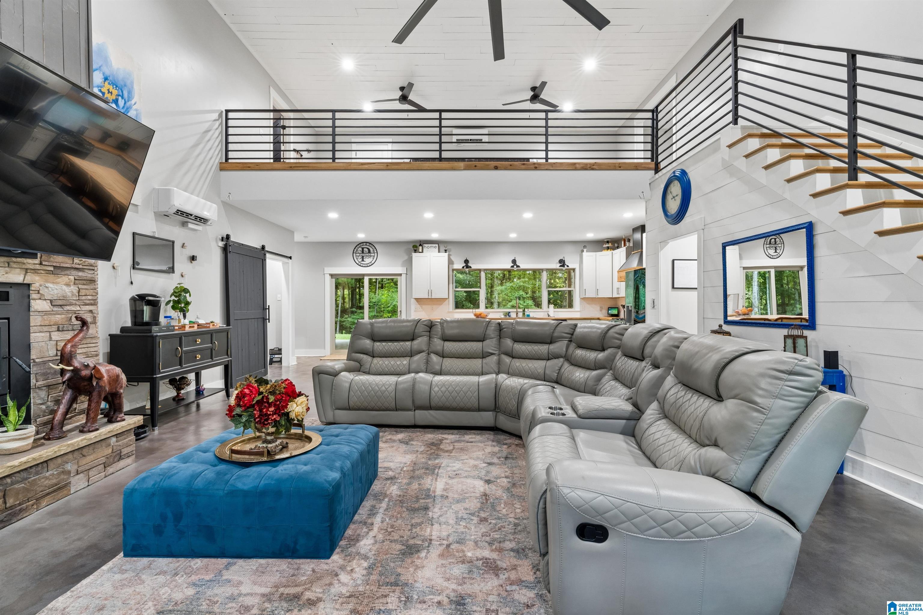 1049 SKYVIEW TRAIL