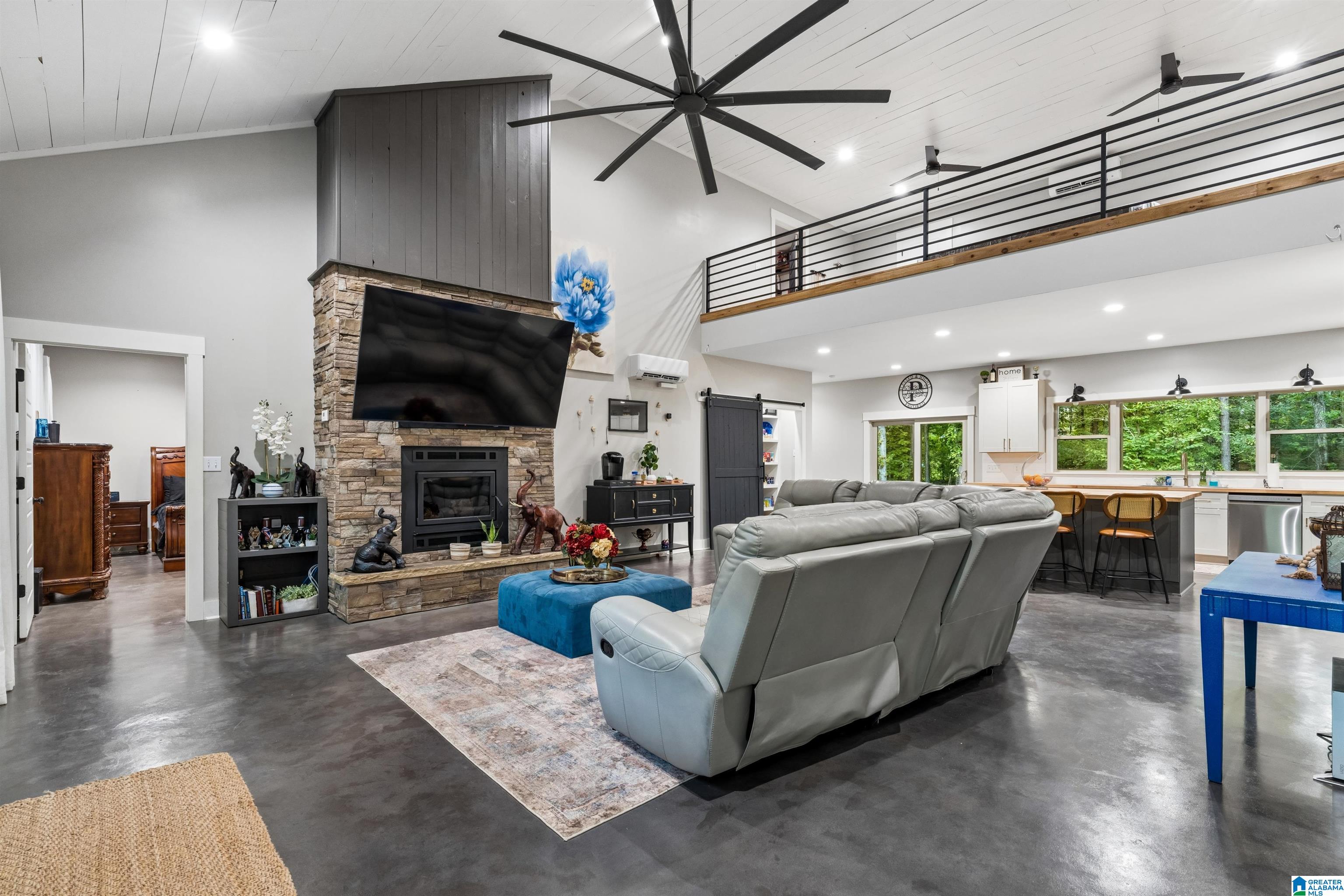 1049 SKYVIEW TRAIL