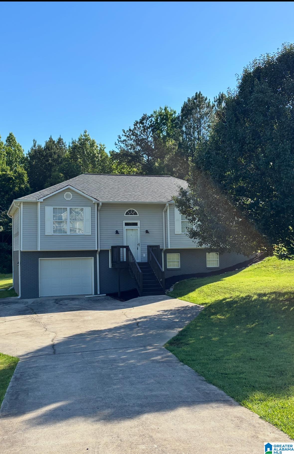 Photo 1 of 40 — 386 Miranda Rd S MISTY ACRES DRIVE, WARRIOR, AL 35180
