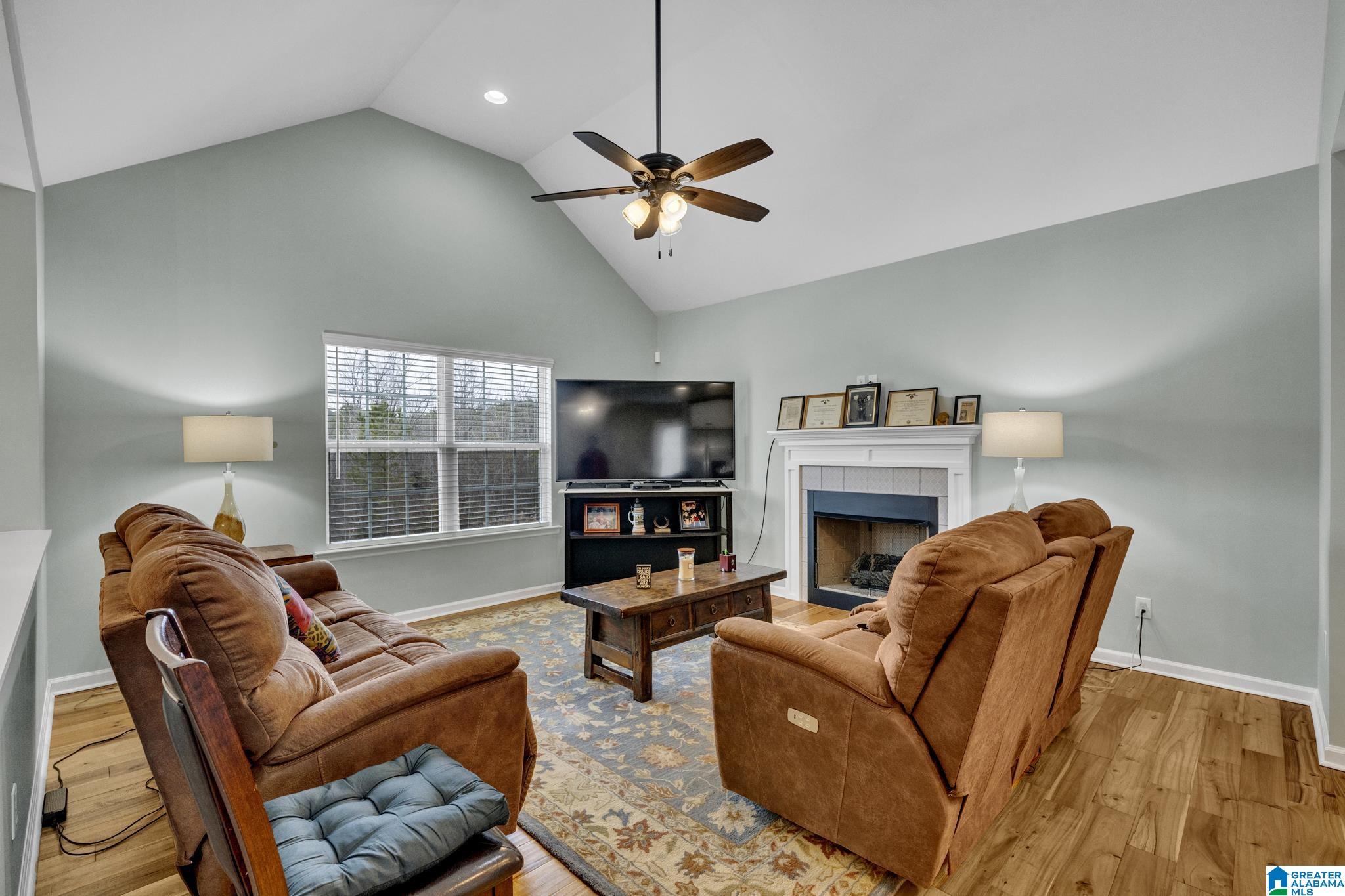 118 WHISPERING PINES DRIVE