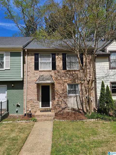 Photo of 3256 Overton Manor Drive, VESTAVIA HILLS, AL 35243 (MLS # 21447887)