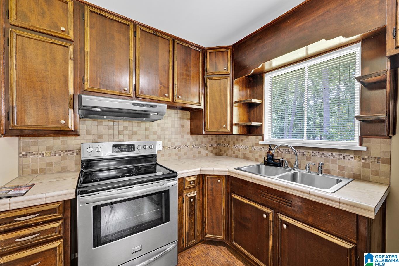 1108 BARNISDALE ROAD